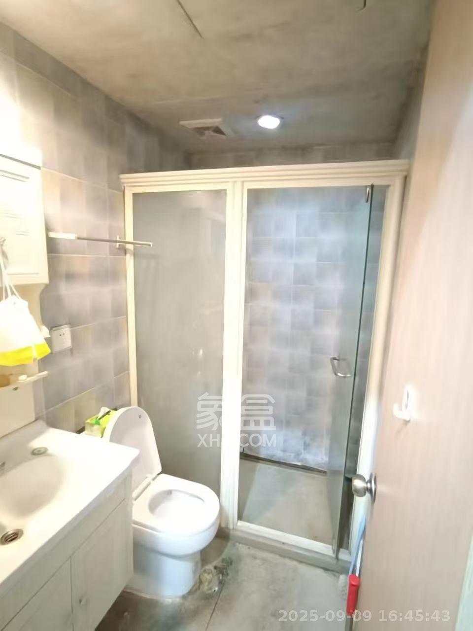 远大麓园  1室0厅1卫    1300.0元/月 远大麓园  1室0厅1卫    1300.0元/月室内图