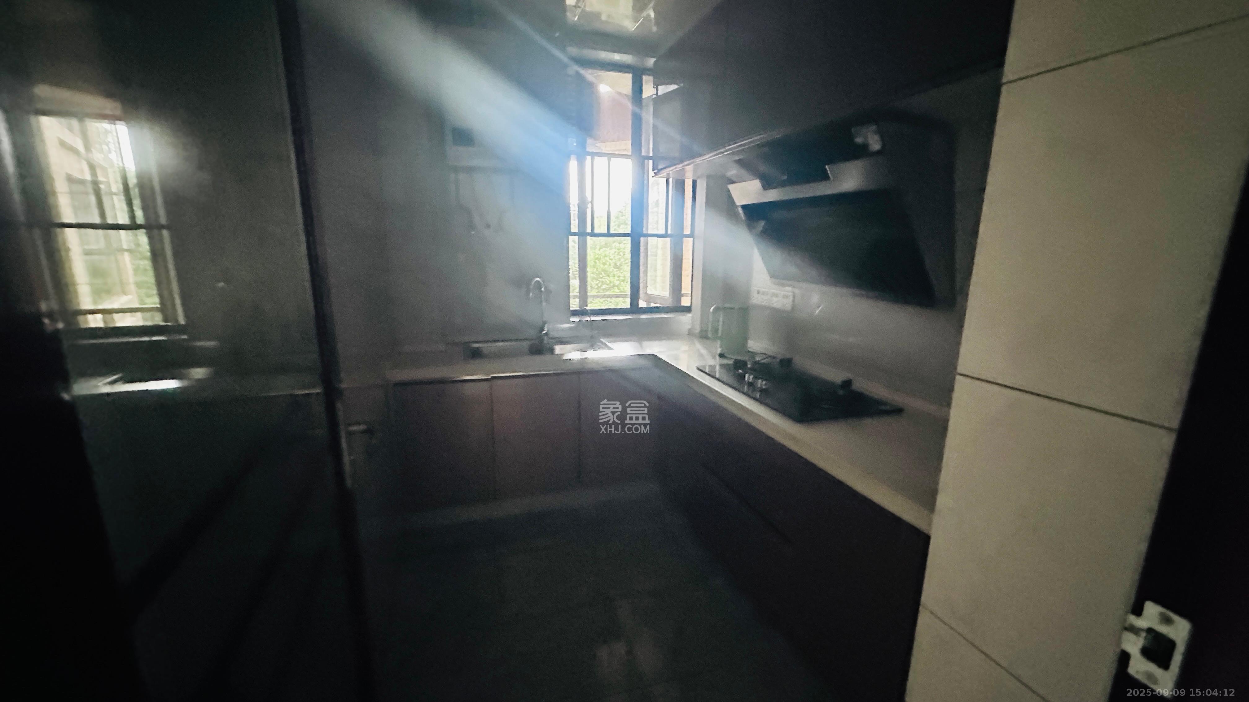 半山壹号 3室2厅1卫 2700.0元/月 半山壹号 3室2厅1卫 2700.0元/月室内图