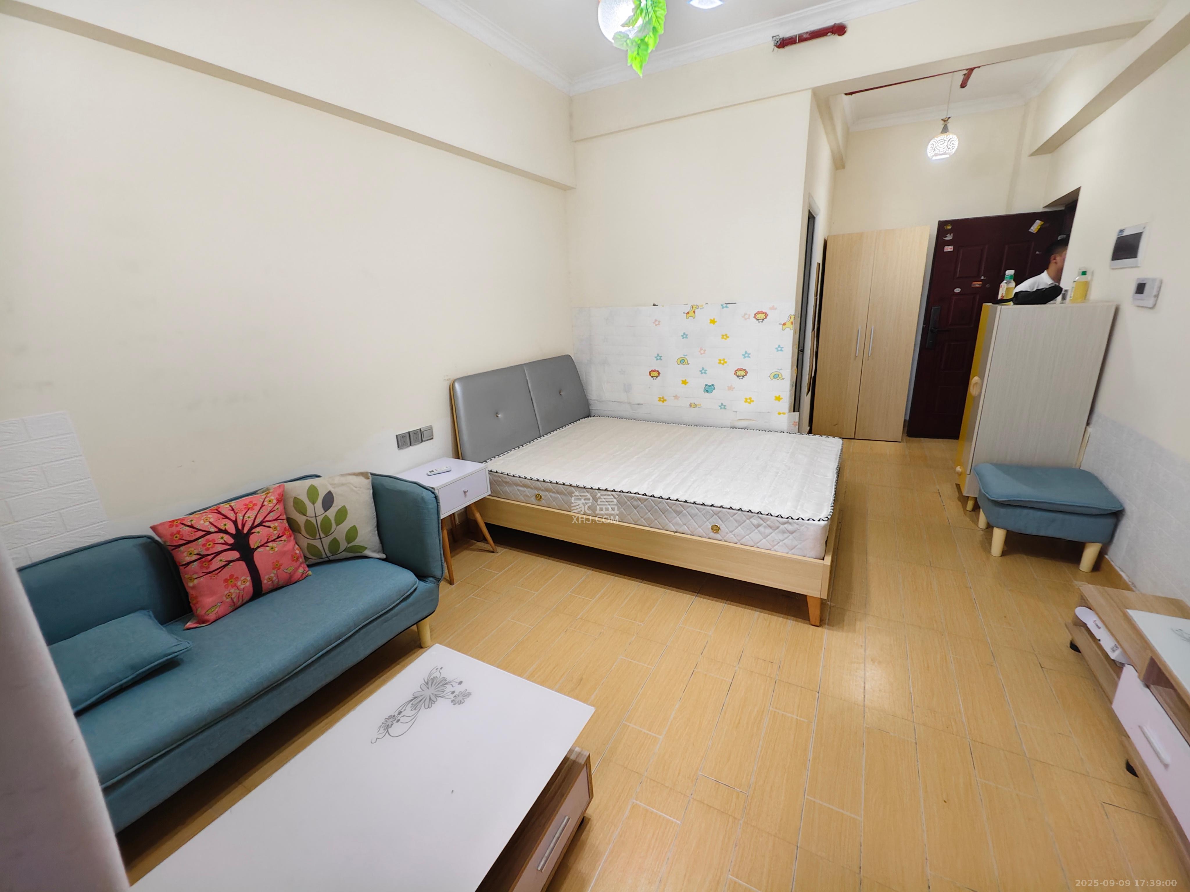 和隆花半里  1室1厅1卫    1700.0元/月室内图