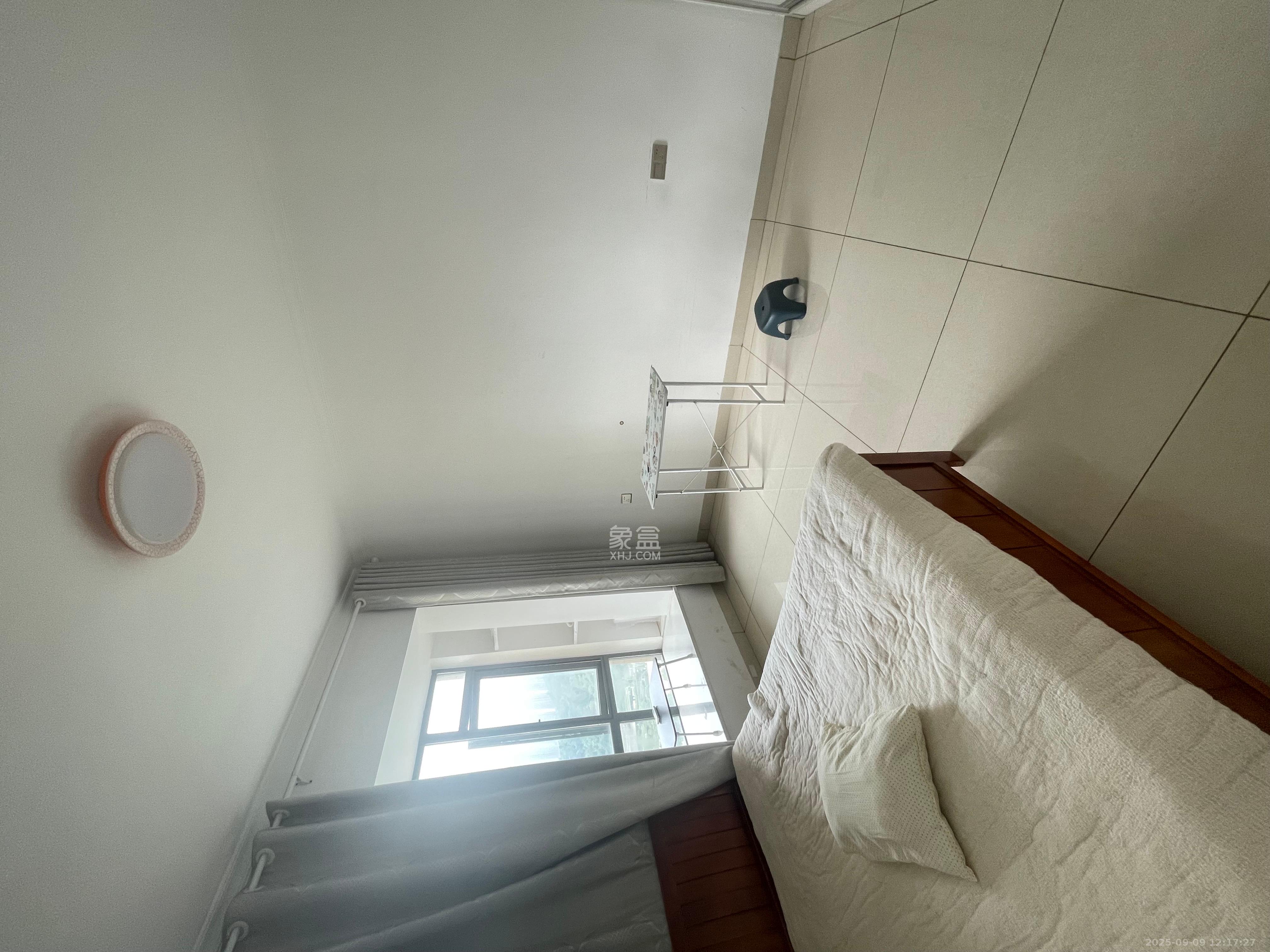 恒泰广场 1室0厅0卫 3200.0元/月 恒泰广场 1室0厅0卫 3200.0元/月室内图