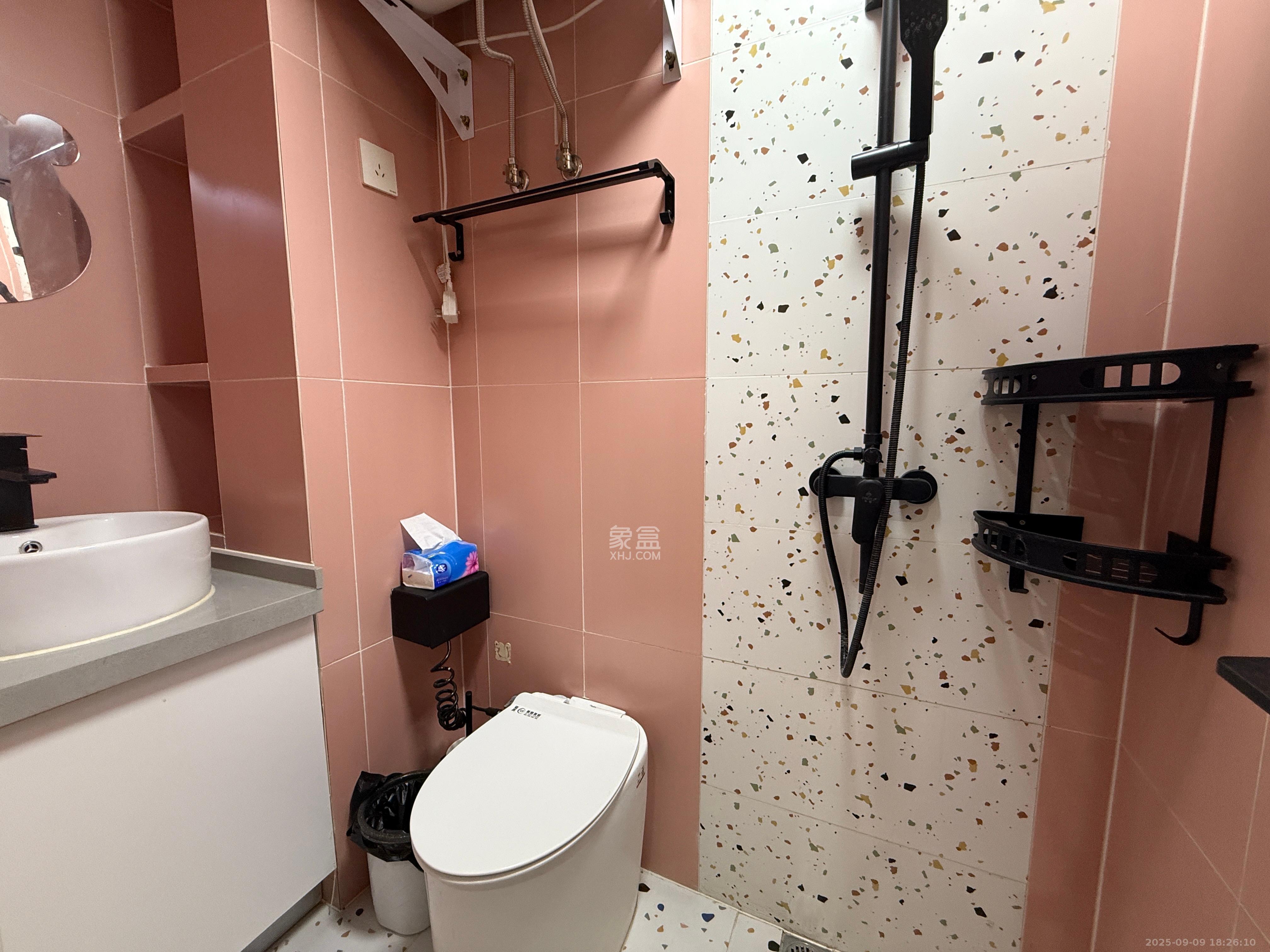 龙湖铂金岛 1室1厅1卫 1500.0元/月 龙湖铂金岛 1室1厅1卫 1500.0元/月室内图