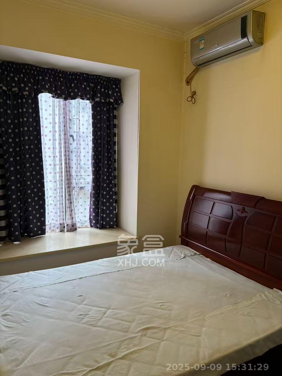 卓越蔚蓝海岸二期 4室2厅2卫 3500.0元/月 卓越蔚蓝海岸二期 4室2厅2卫 3500.0元/月室内图