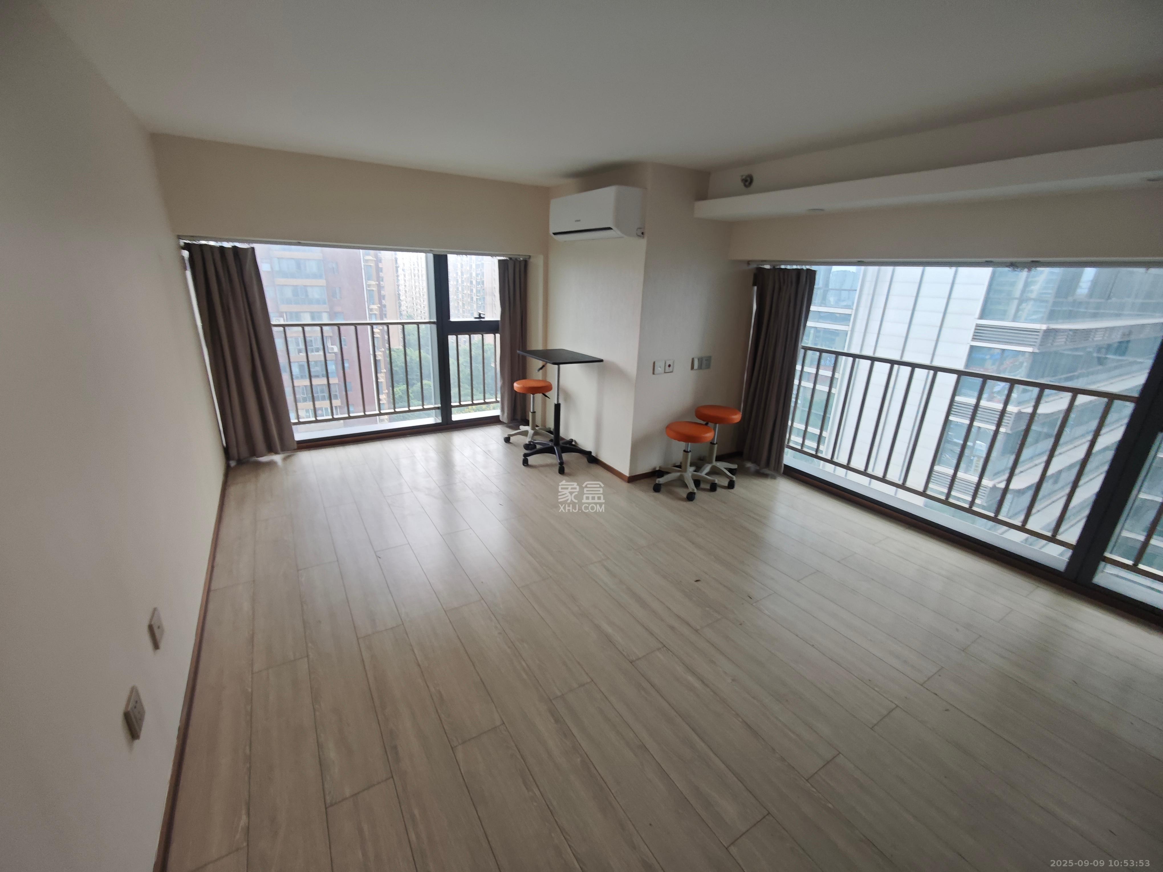 华远华时代 4室1厅2卫 4600.0元/月 华远华时代 4室1厅2卫 4600.0元/月室内图