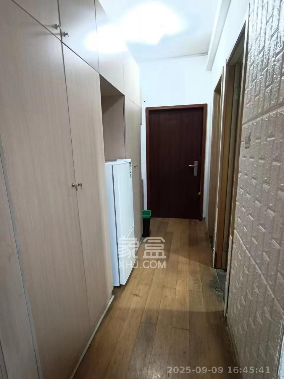 远大麓园  1室0厅1卫    1300.0元/月 远大麓园  1室0厅1卫    1300.0元/月室内图