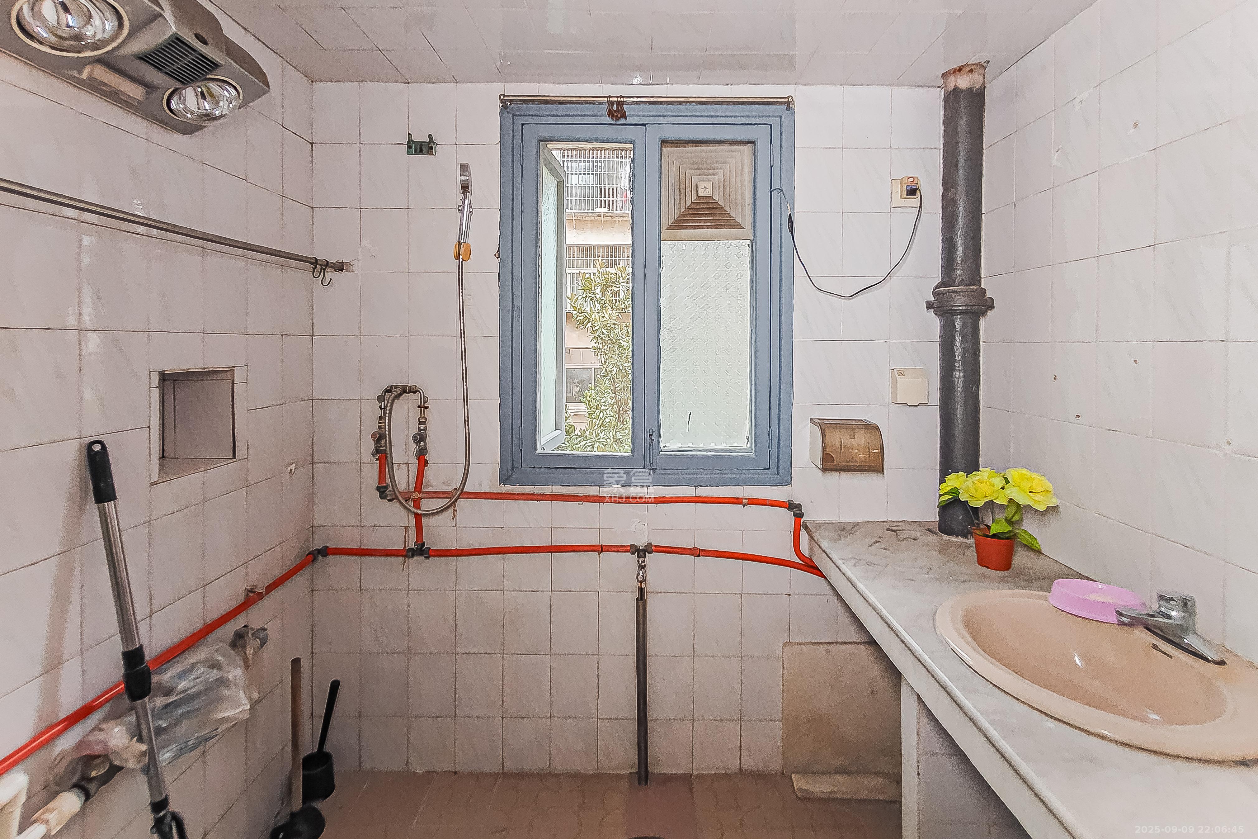 东塘电力院  3室2厅1卫    128.0万卫生间