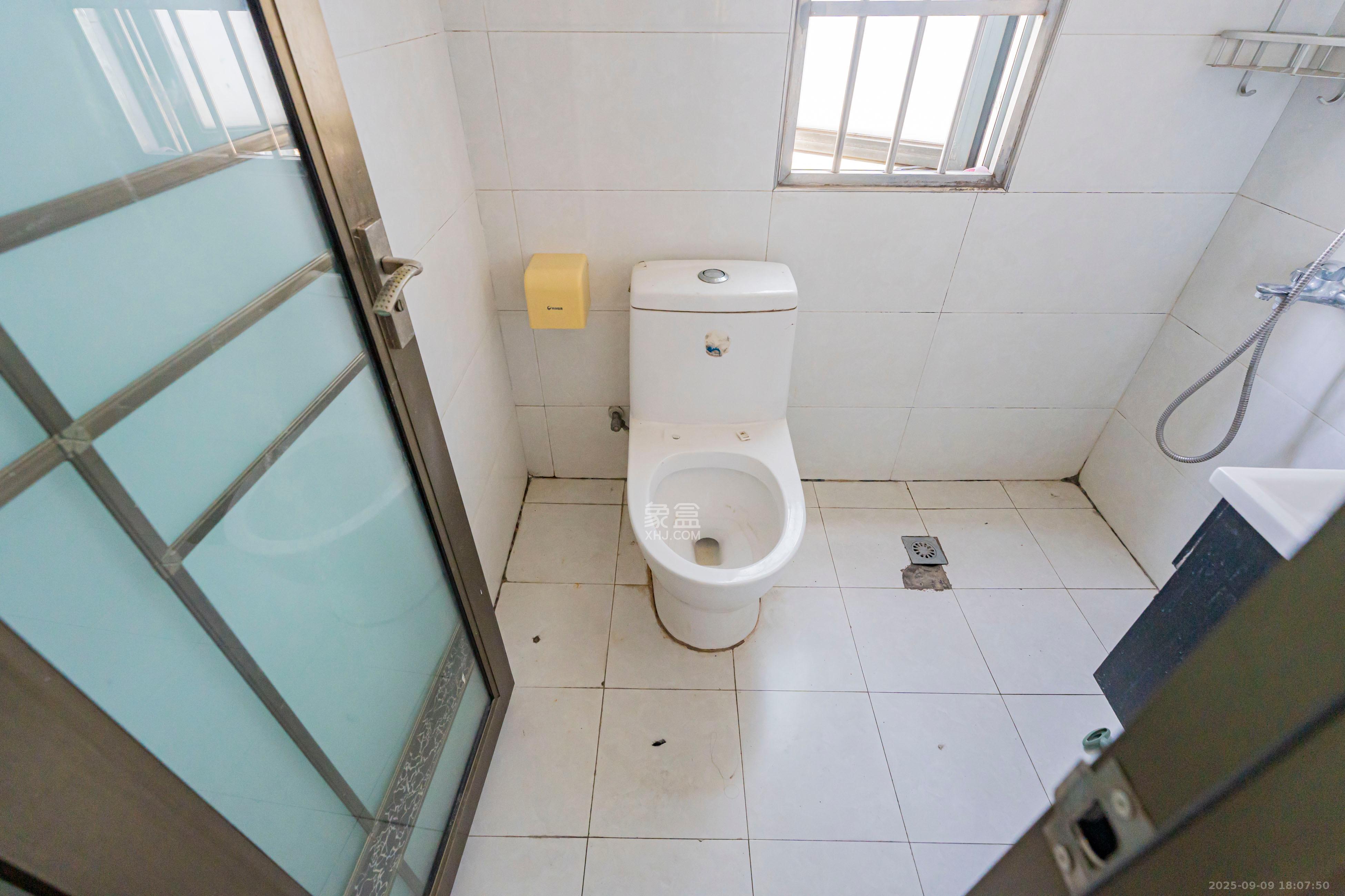 雄新水印廊桥(雄新华府) 3室2厅2卫 1800.0元/月 雄新水印廊桥(雄新华府) 3室2厅2卫 1800.0元/月室内图