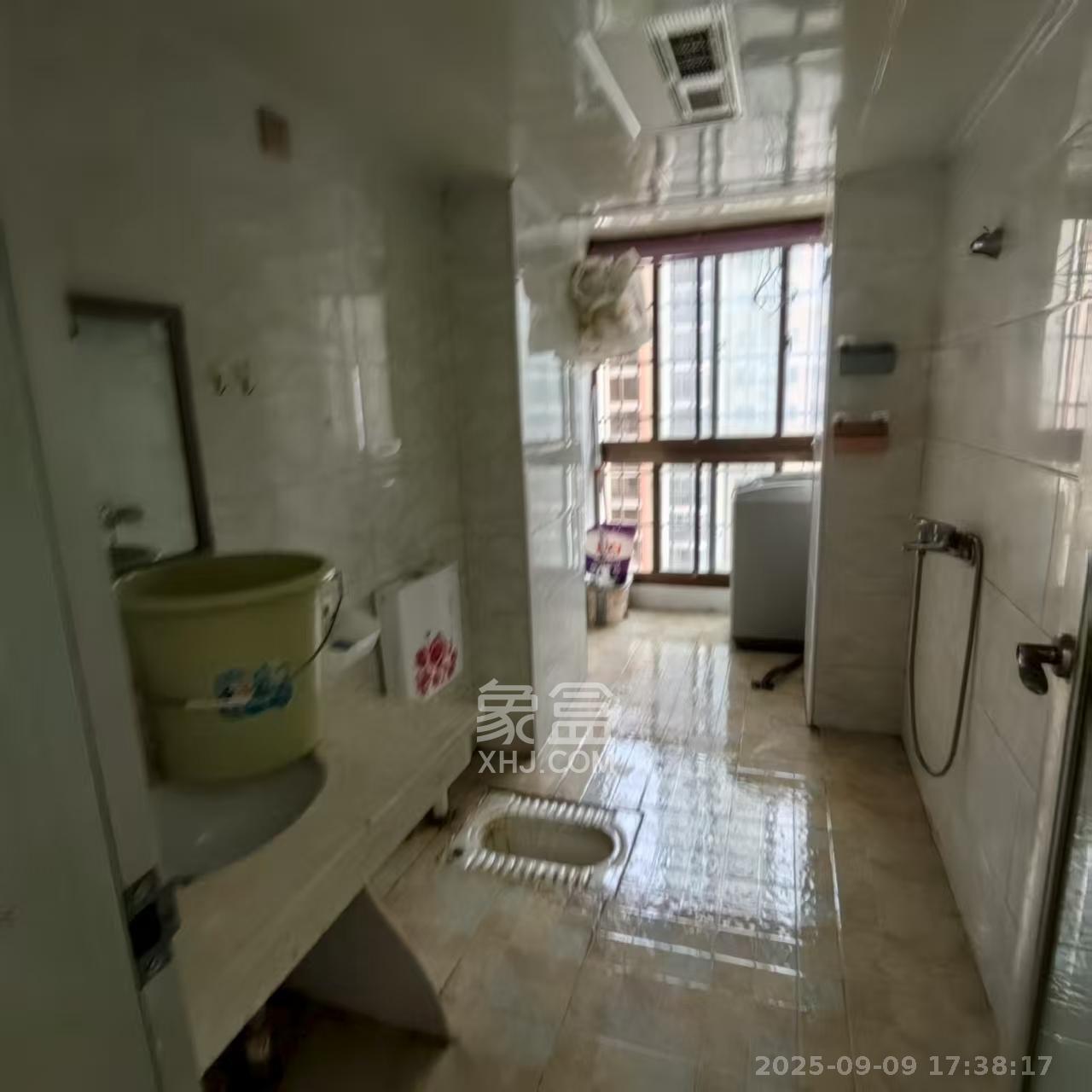 圣力华苑  3室2厅1卫   1800.00元/月室内图