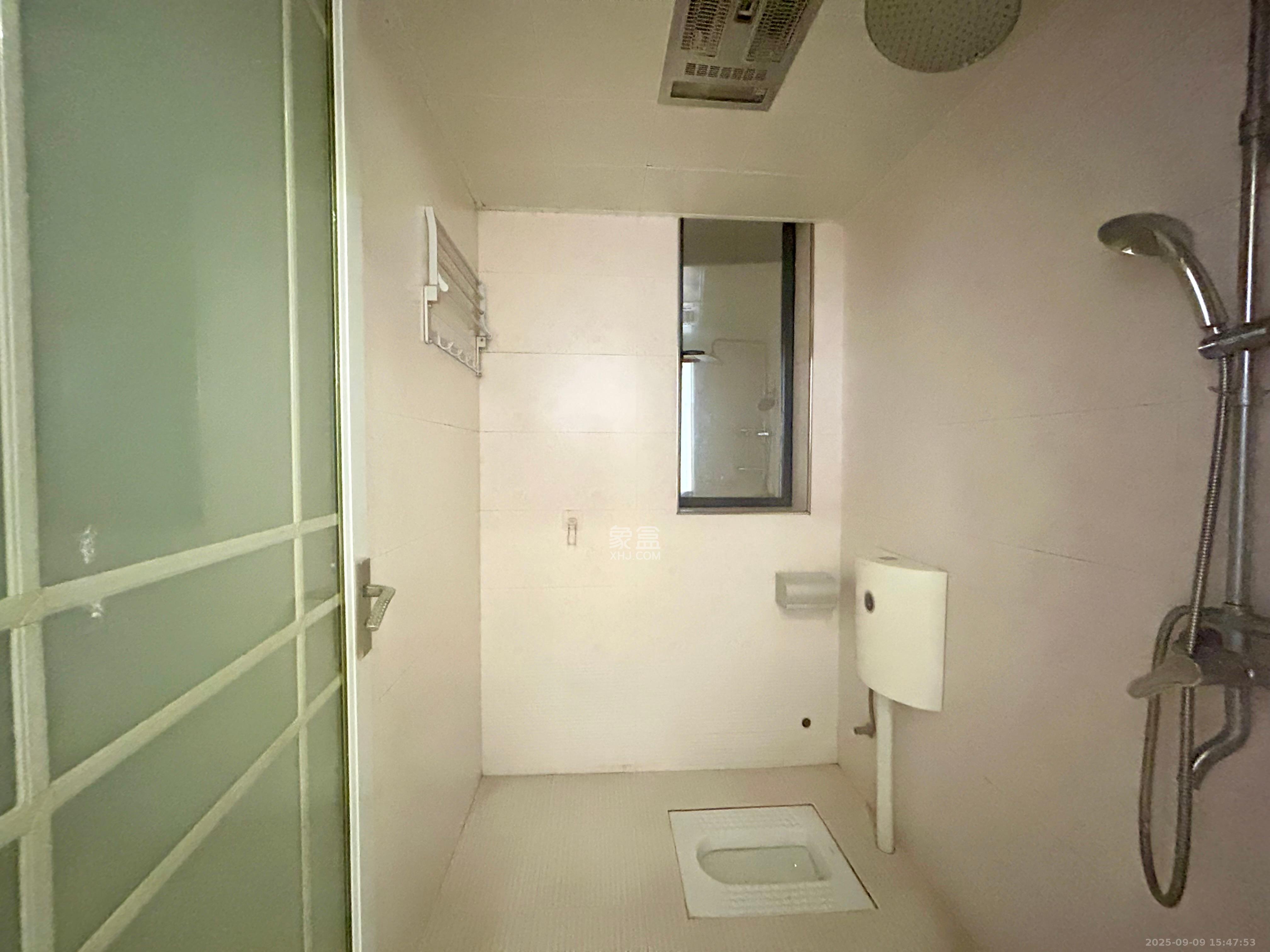 保利麓谷林语C区  2室2厅1卫    2400.0元/月 保利麓谷林语C区  2室2厅1卫    2400.0元/月室内图