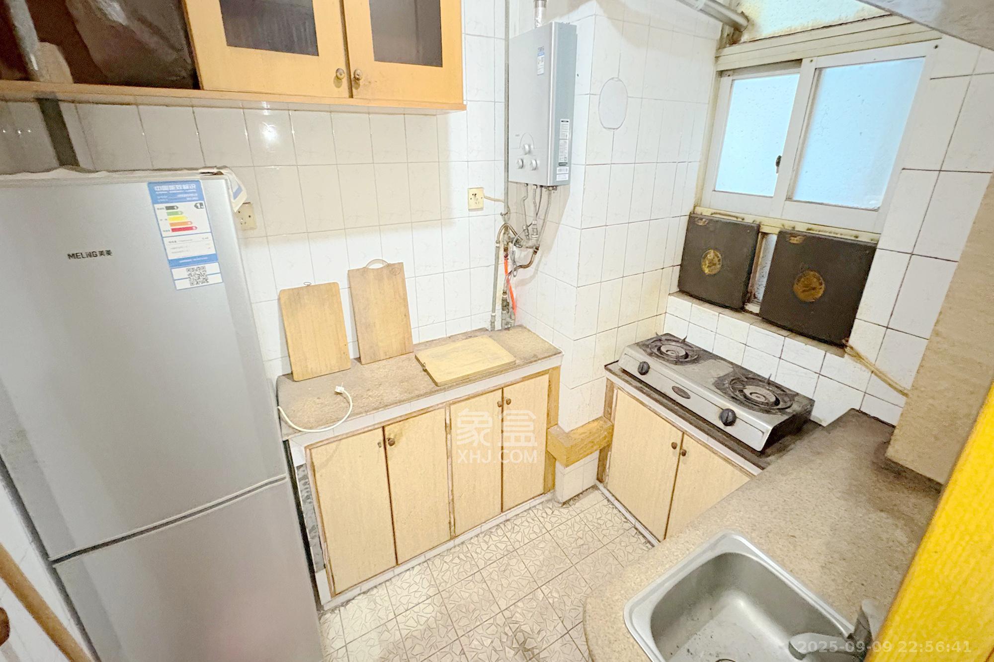 长铁高层  2室2厅1卫    68.0万 长铁高层  2室2厅1卫    68.0万厨房