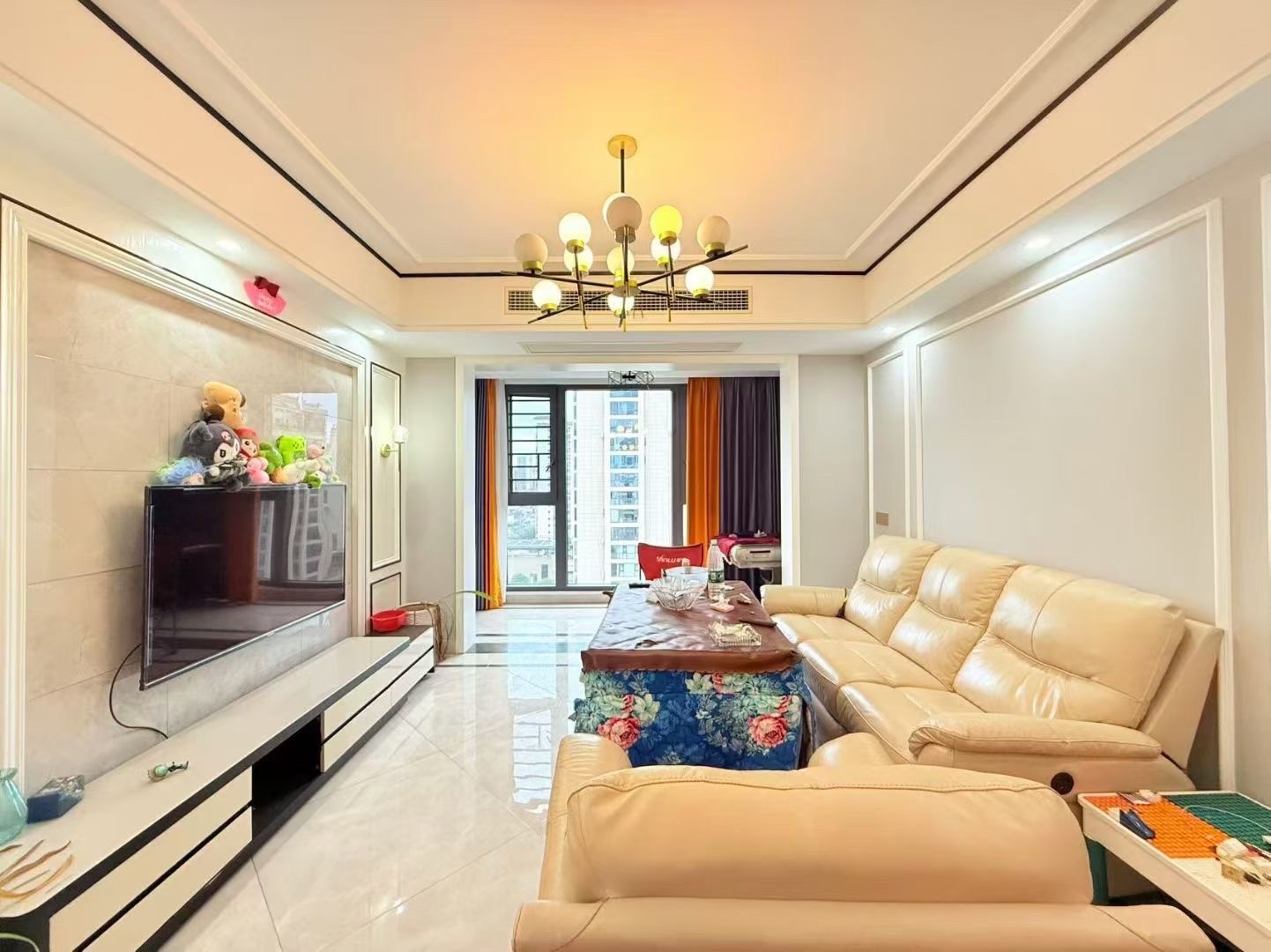 江与城 4室2厅2卫 2500.0元/月 江与城 4室2厅2卫 2500.0元/月室内图