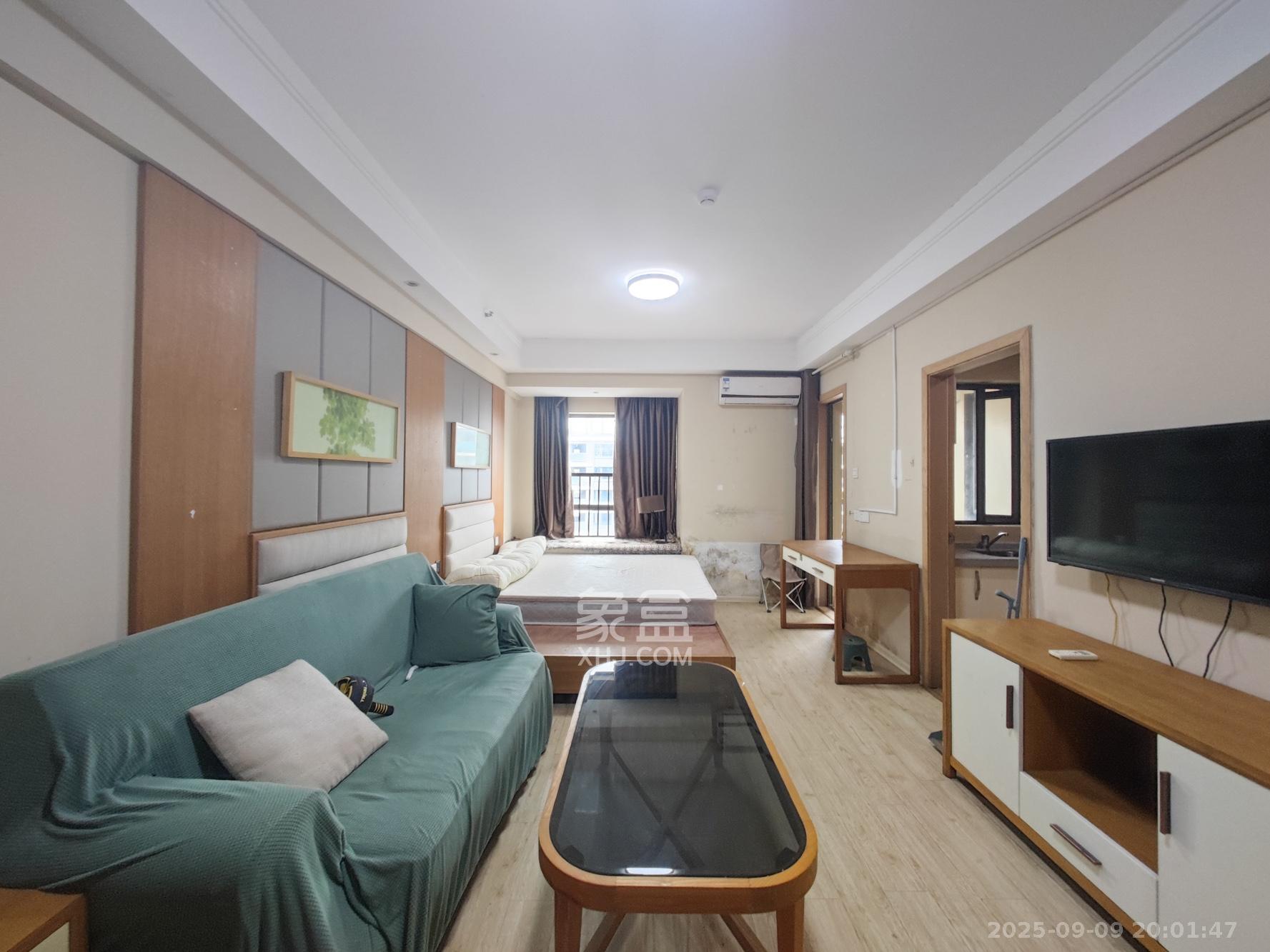 美洲故事高层  1室1厅1卫    36.0万客厅