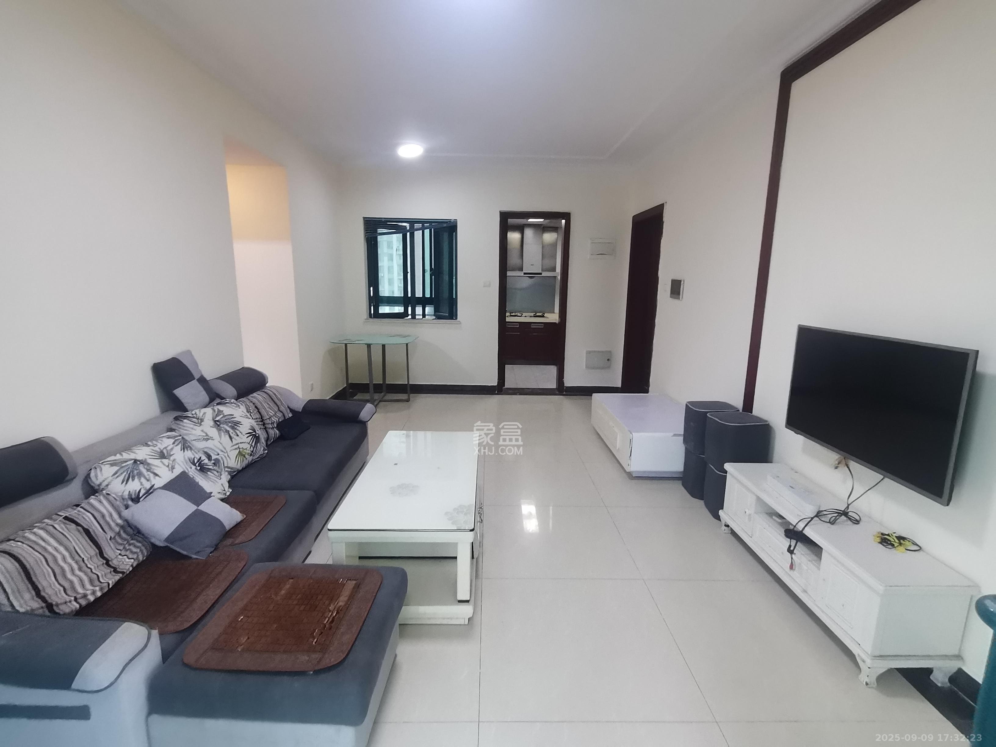 恒大华府  3室2厅1卫    2300.0元/月 恒大华府  3室2厅1卫    2300.0元/月室内图