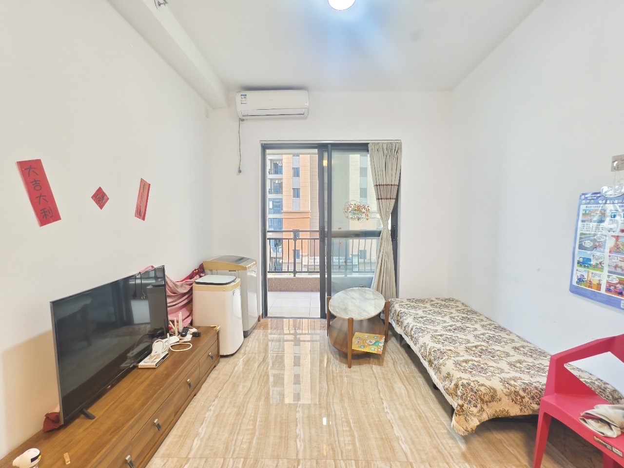 碧桂园一、二期(中央首府)  2室2厅1卫    65.0万 碧桂园一、二期(中央首府)  2室2厅1卫    65.0万客厅