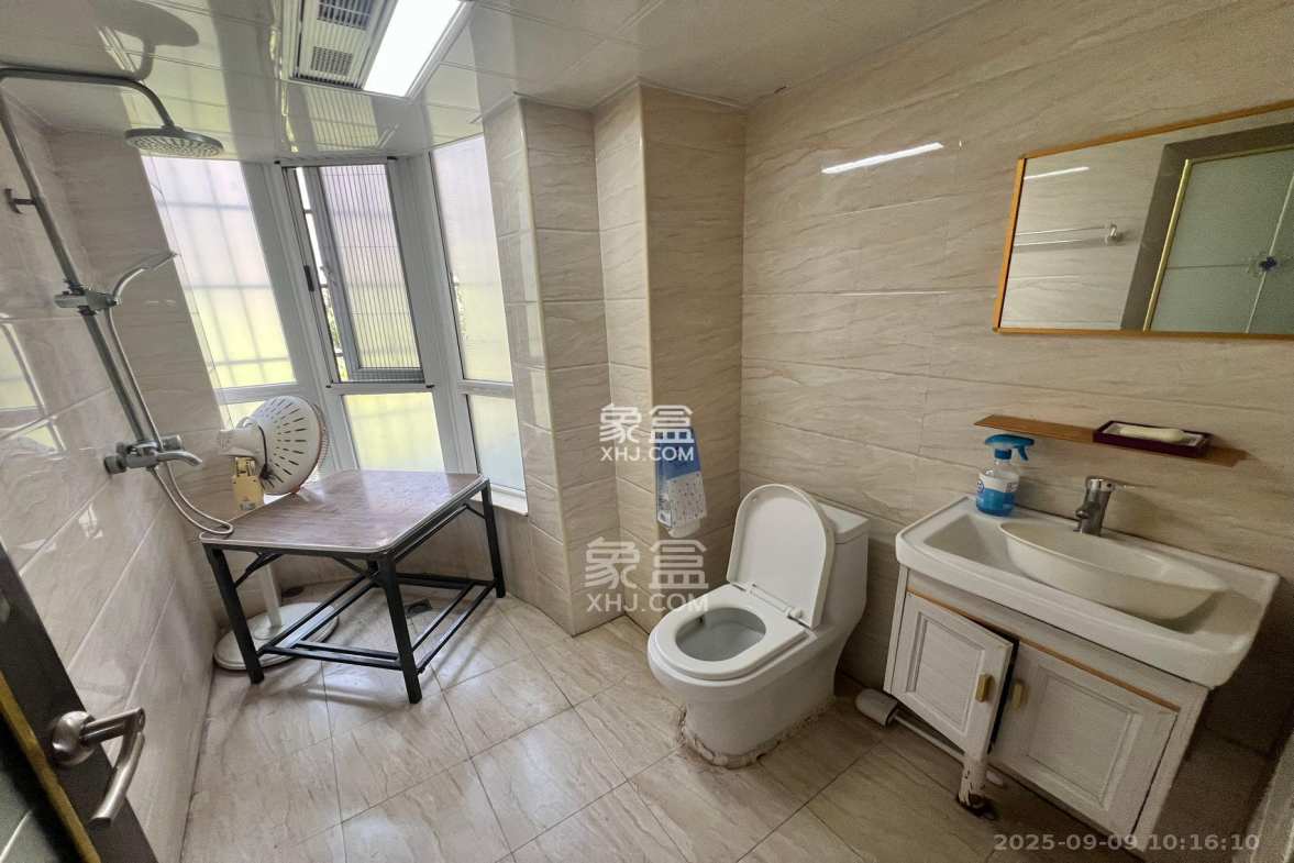 清政园(青政家园) 3室2厅2卫 2000.0元/月 清政园(青政家园) 3室2厅2卫 2000.0元/月室内图