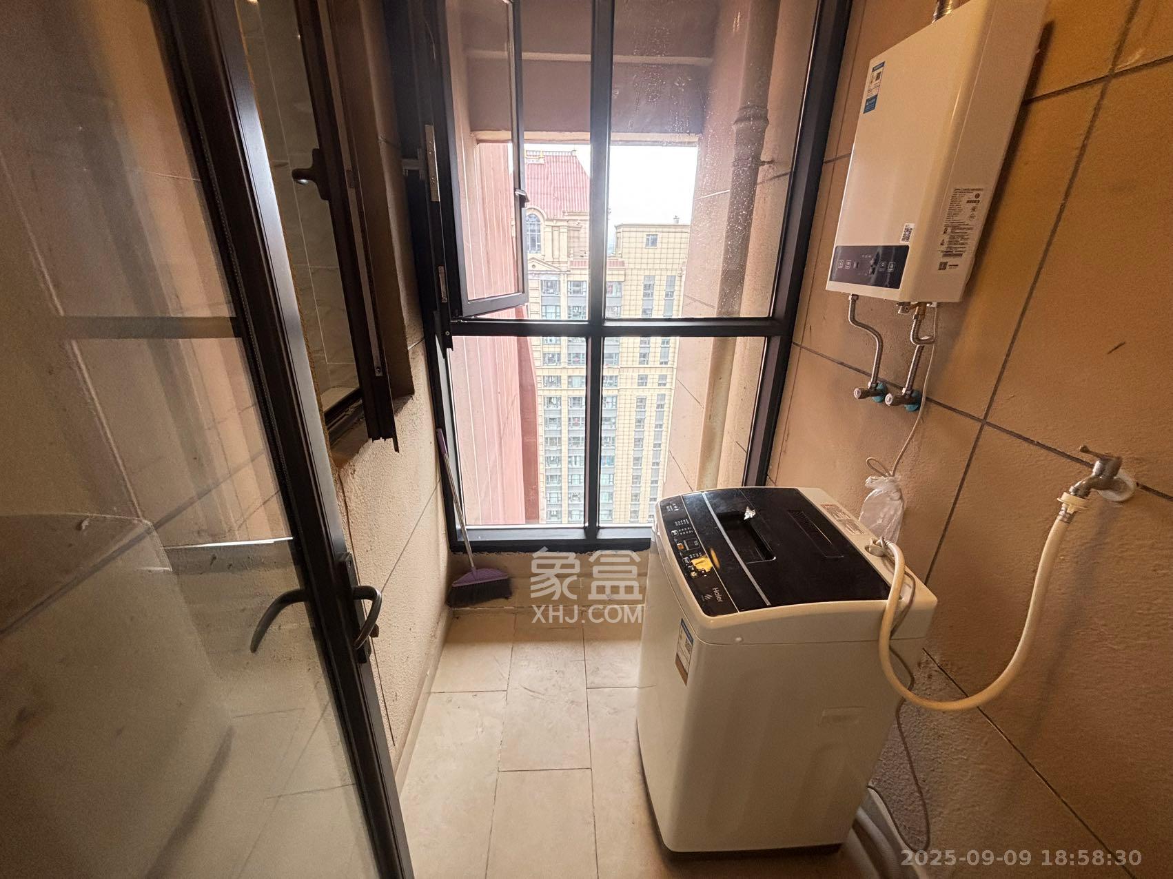 恒大国际广场 3室2厅1卫 3100.0元/月 恒大国际广场 3室2厅1卫 3100.0元/月室内图