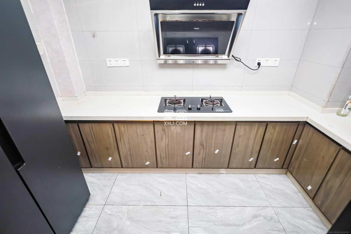 长房云时代 3室2厅1卫 71.8万 长房云时代 3室2厅1卫 71.8万厨房