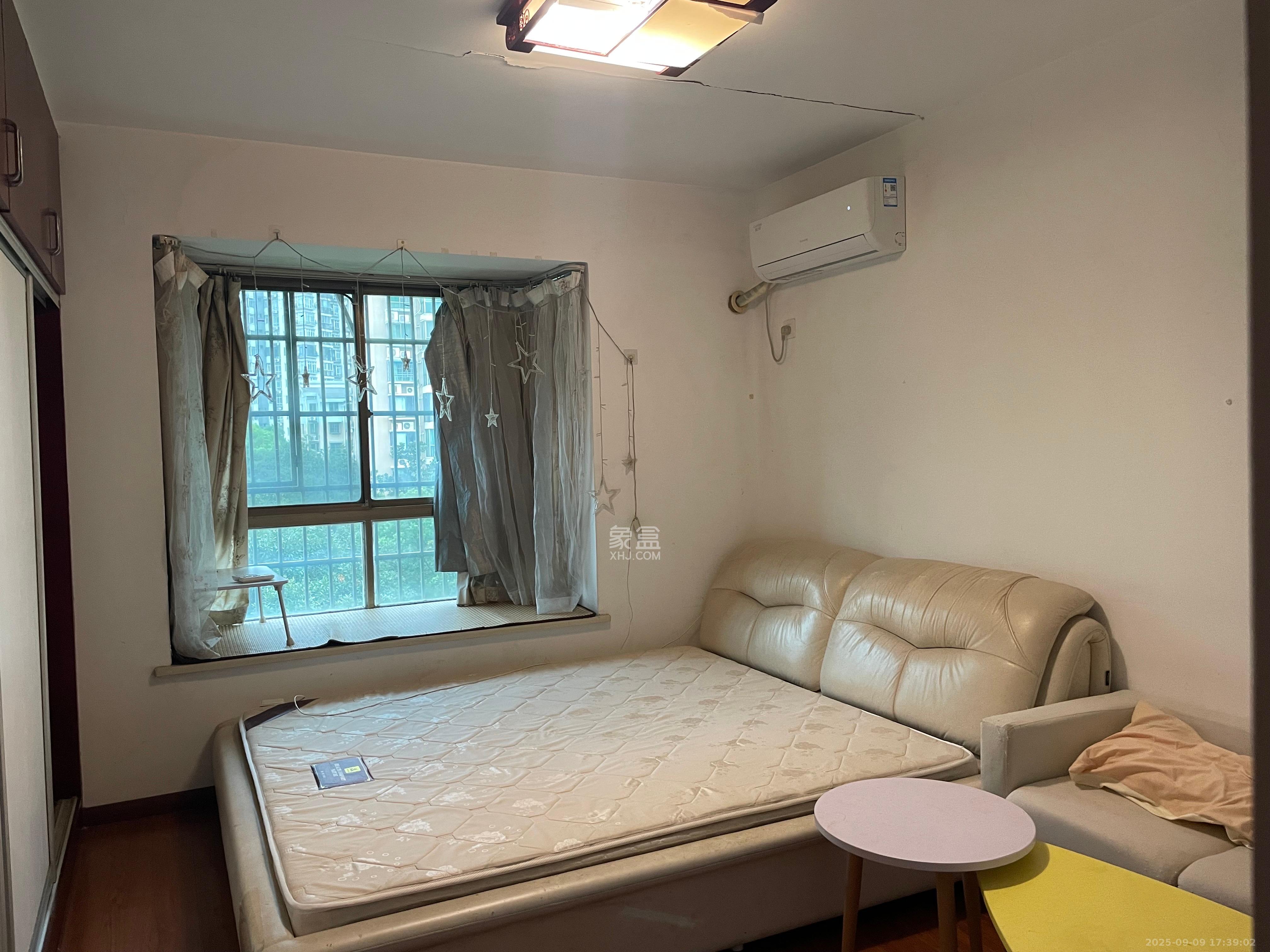 景香苑  4室2厅2卫   2800.00元/月室内图