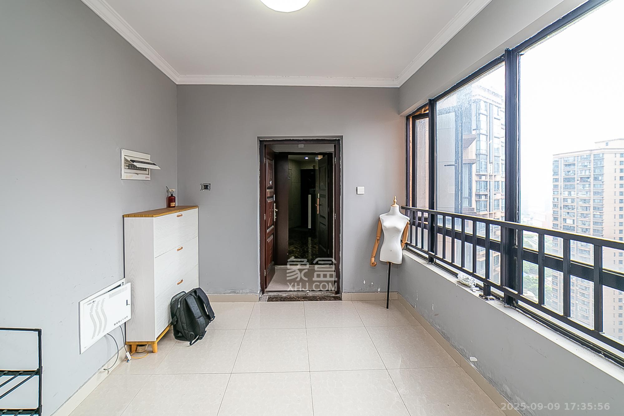 荣悦台 3室2厅2卫 200.0万 荣悦台 3室2厅2卫 200.0万其他