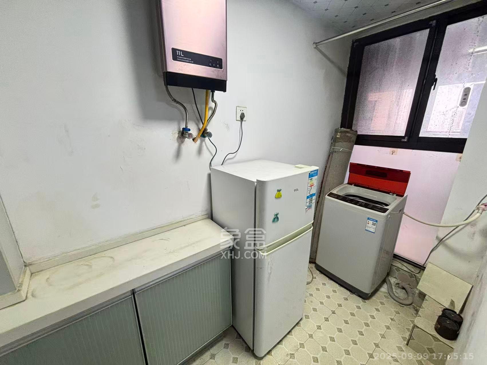 光明E城  2室2厅1卫    2000.0元/月室内图