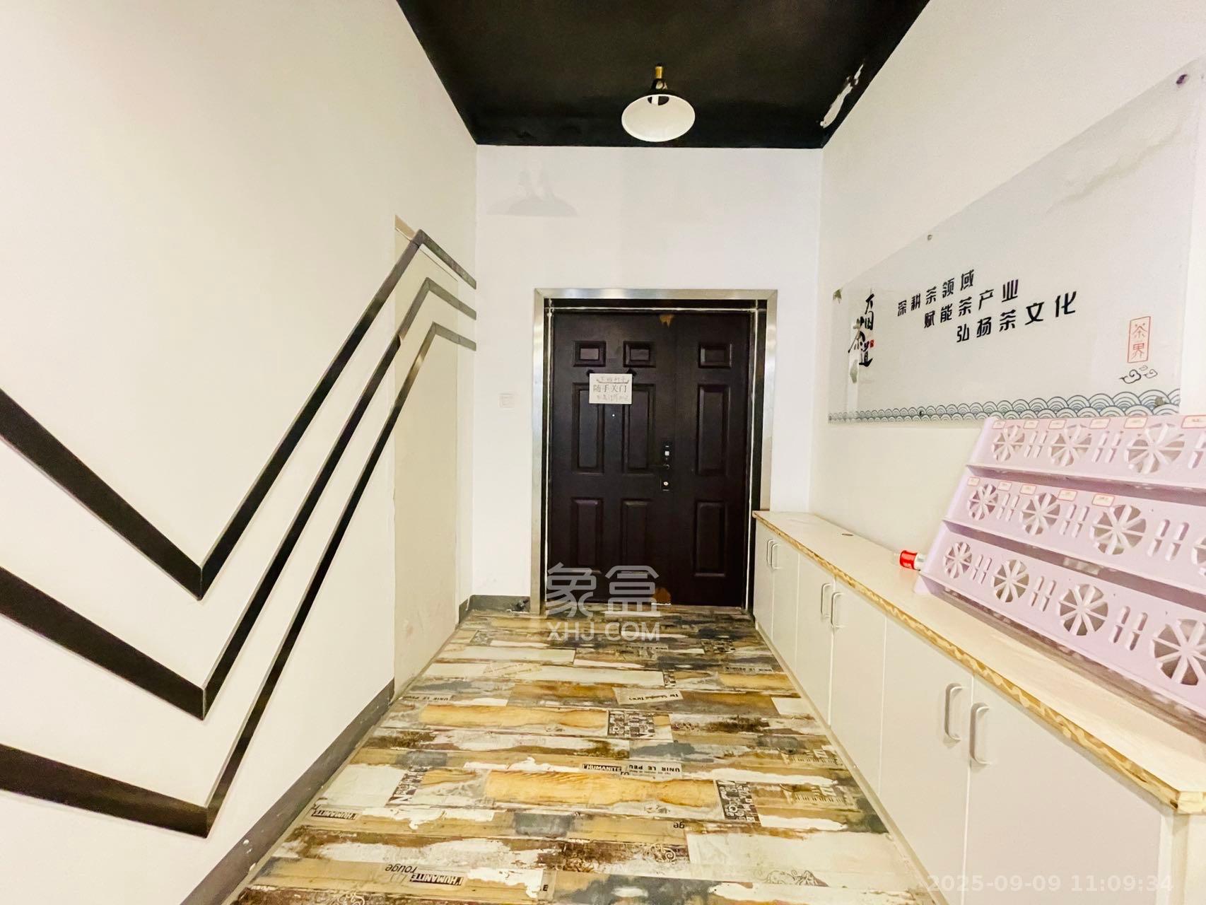 归心苑 7室3厅4卫 12800.0元/月 归心苑 7室3厅4卫 12800.0元/月室内图