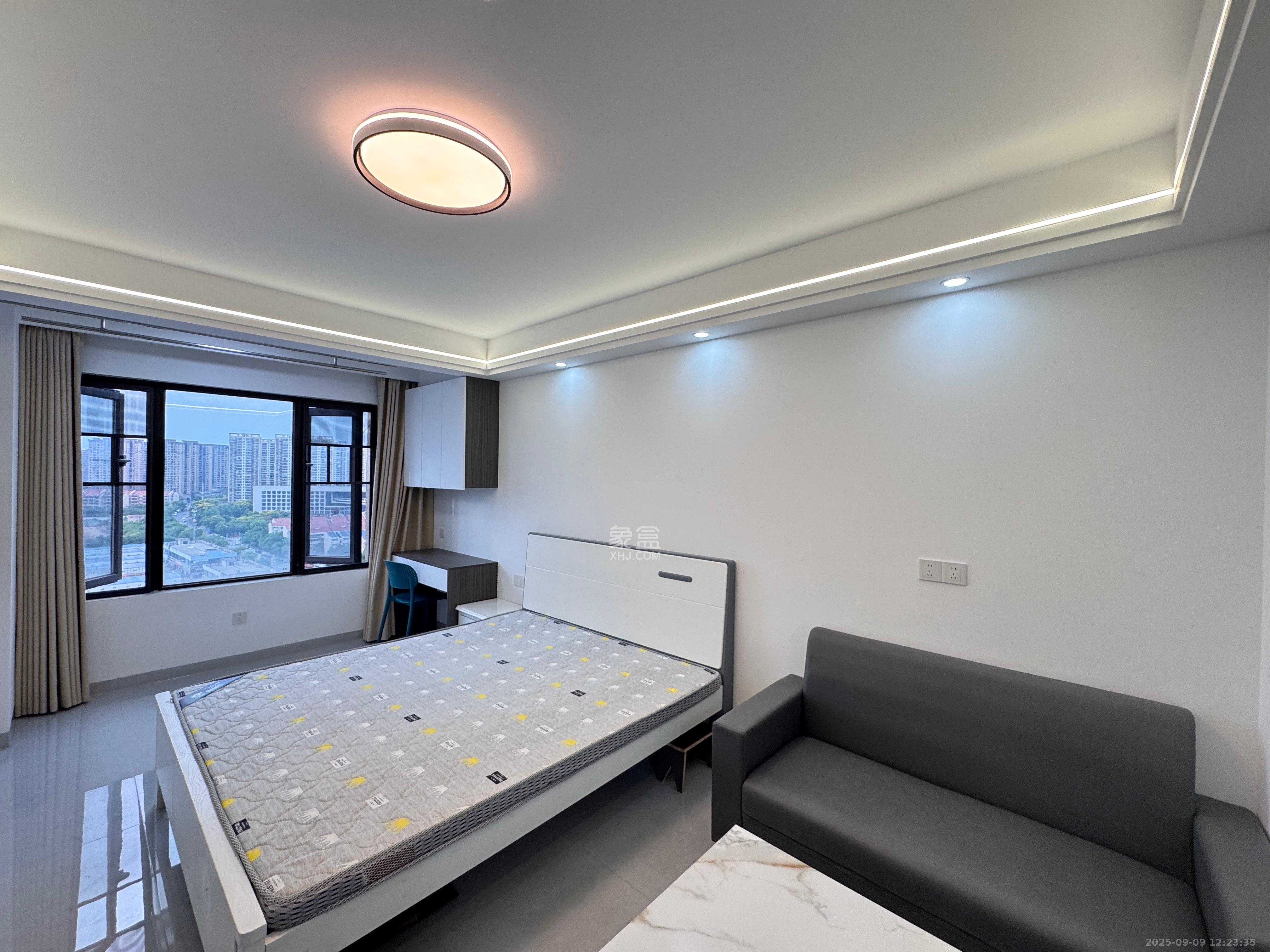 中海珑悦府  1室1厅1卫    1350.0元/月 中海珑悦府  1室1厅1卫    1350.0元/月室内图