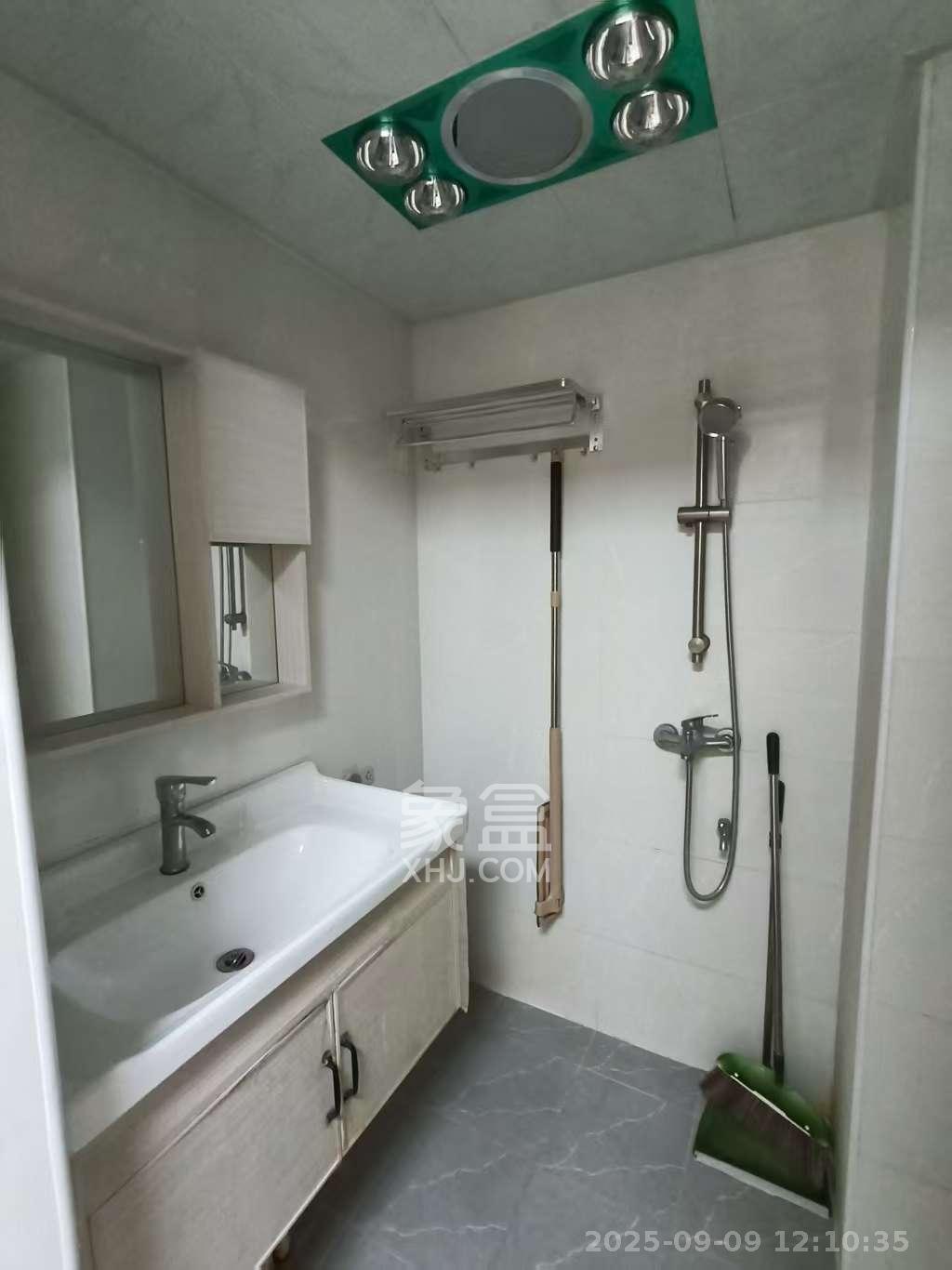 美林美寓  1室1厅1卫    1500.0元/月 美林美寓  1室1厅1卫    1500.0元/月室内图