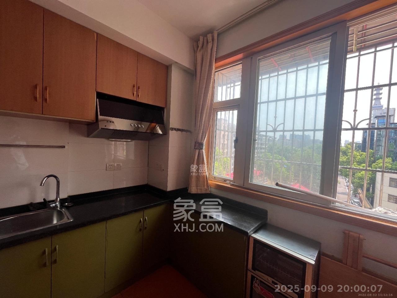 长钢社区（半边山宿舍区）  2室1厅1卫    3000.0元/月室内图