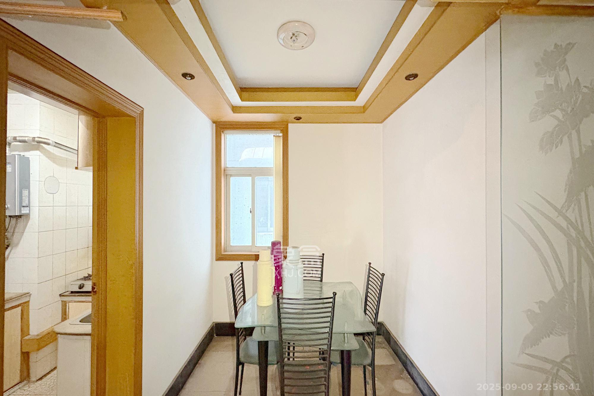 长铁高层  2室2厅1卫    68.0万 长铁高层  2室2厅1卫    68.0万厨房