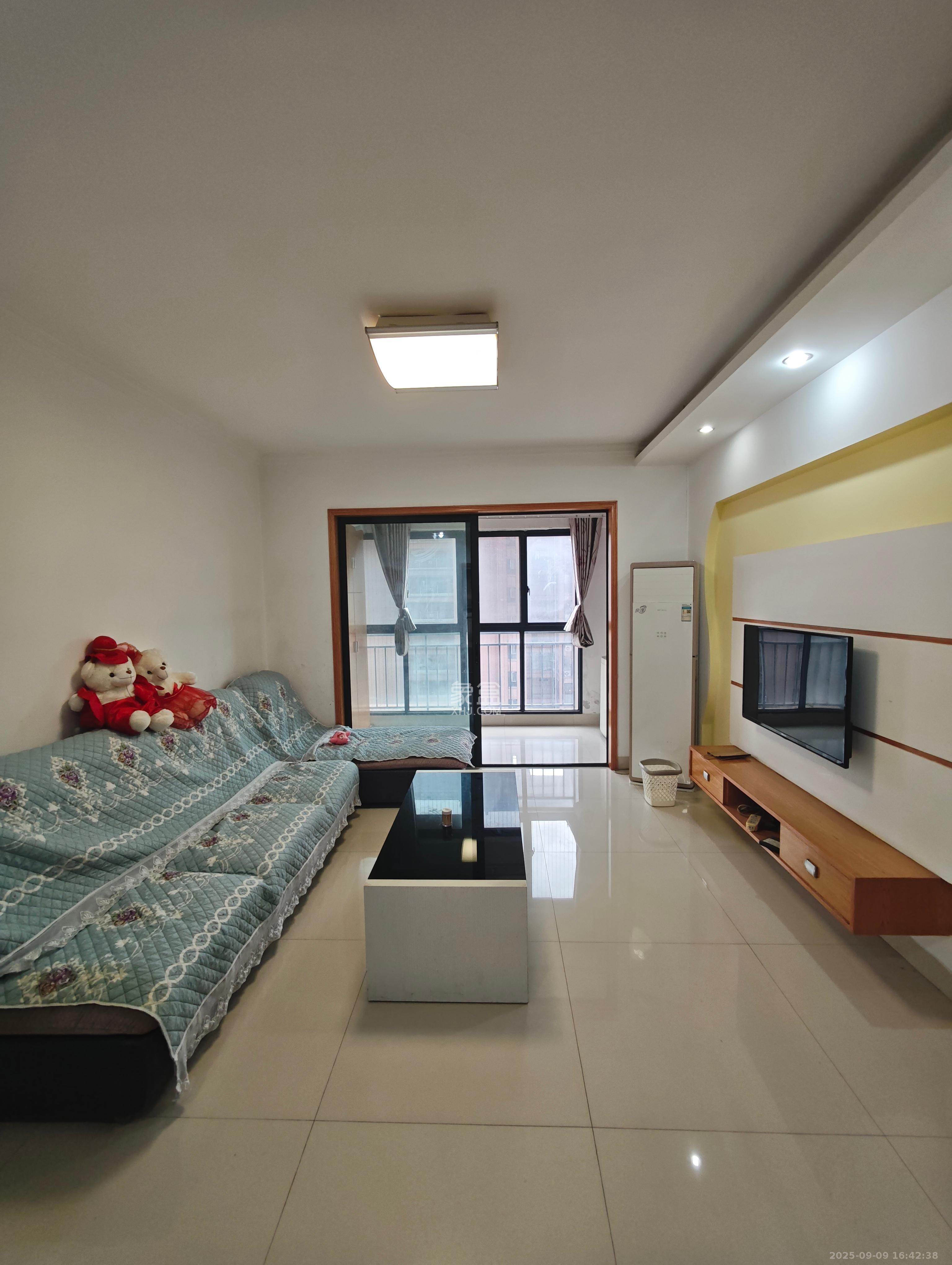 三一街区  3室2厅1卫    1800.0元/月 三一街区  3室2厅1卫    1800.0元/月户型图