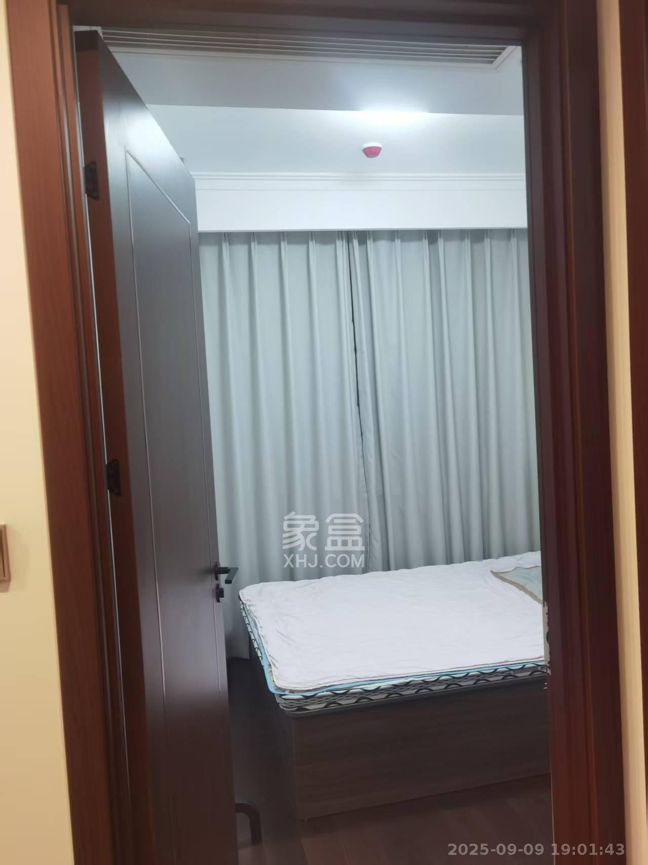 绿地长沙城际空间站(绿地新里佳苑) 3室2厅2卫 3500.0元/月 绿地长沙城际空间站(绿地新里佳苑) 3室2厅2卫 3500.0元/月室内图