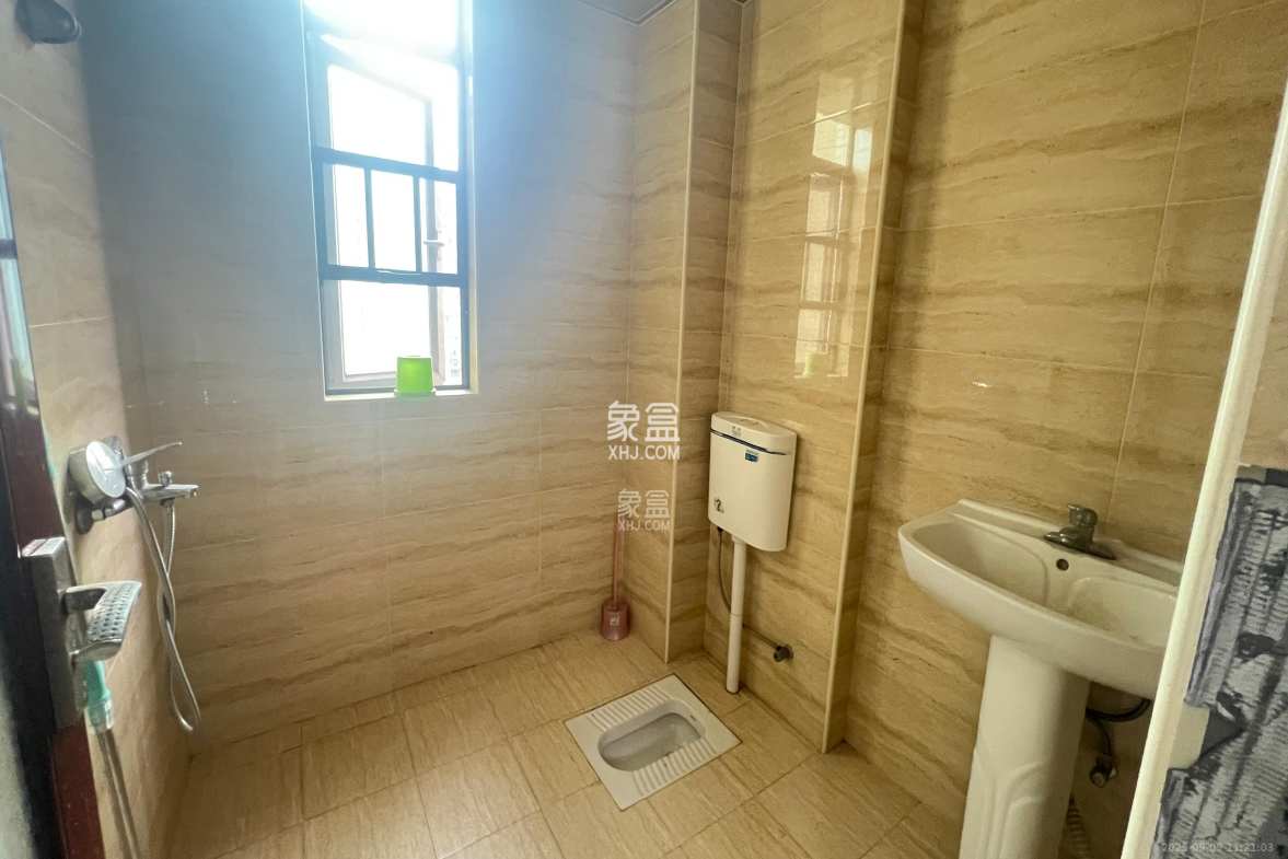 新城新世界一二三期  2室2厅1卫    2300.0元/月 新城新世界一二三期  2室2厅1卫    2300.0元/月室内图