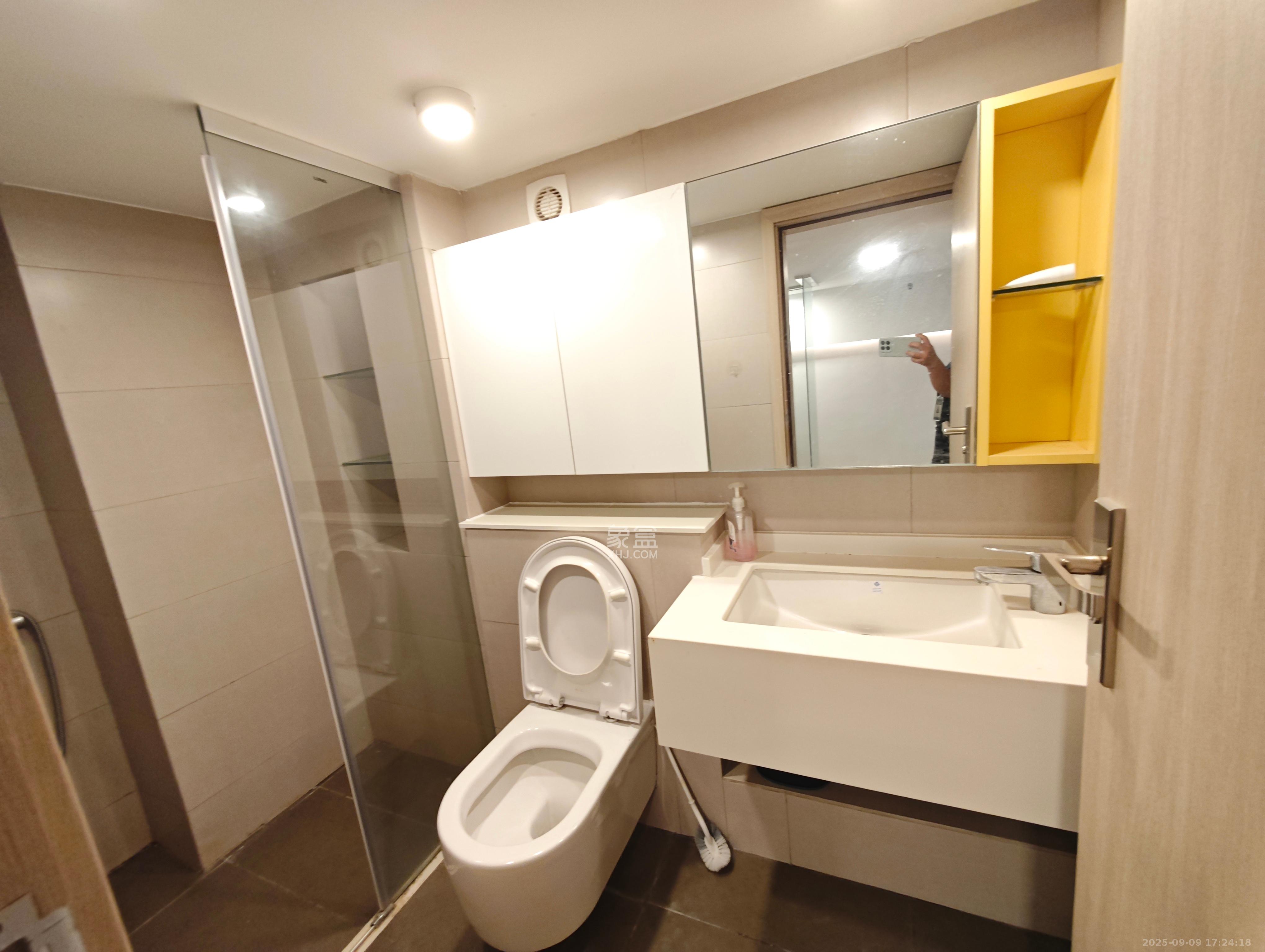 时代年华  3室2厅2卫    1600.0元/月室内图