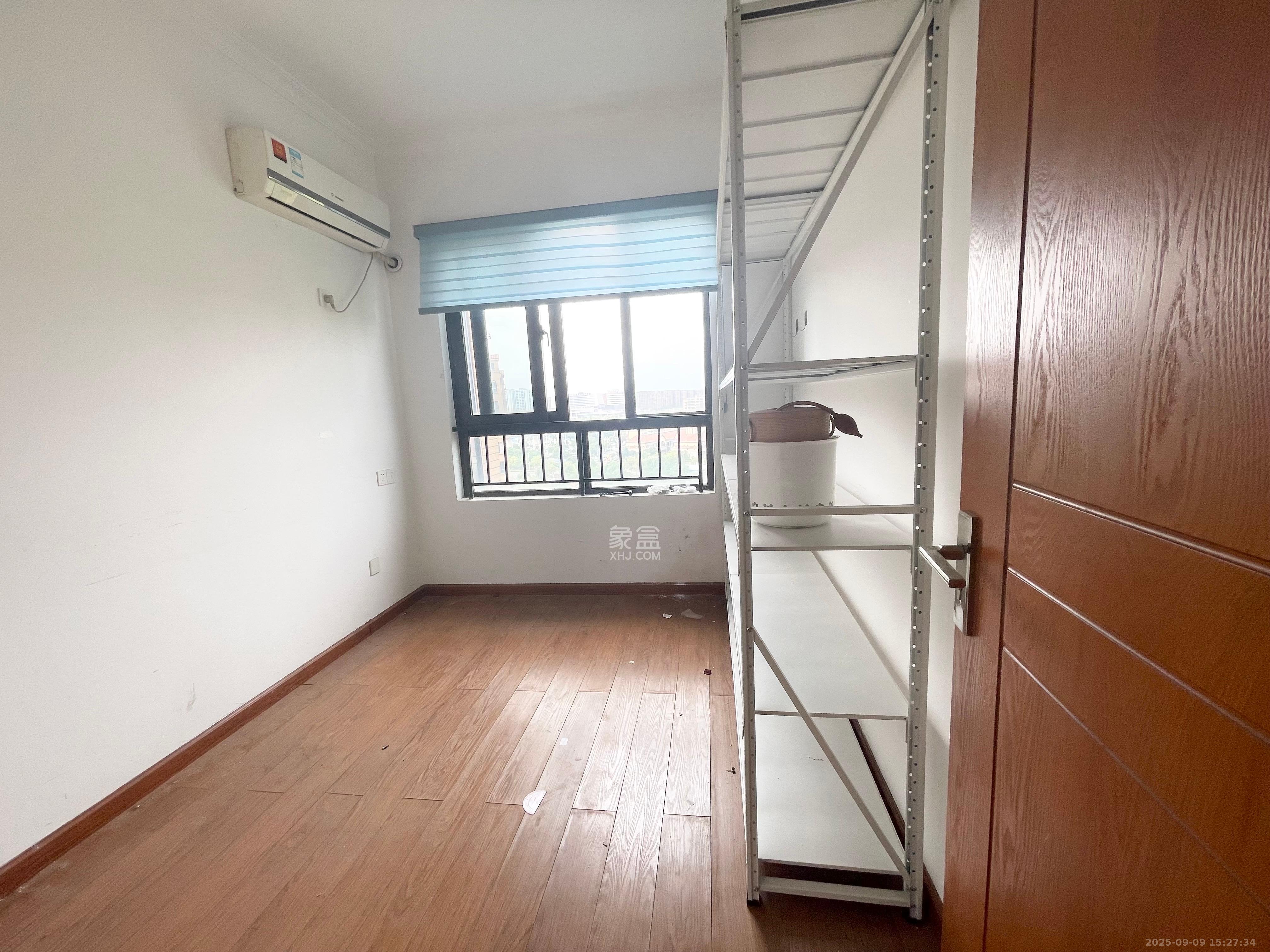 中信凯旋蓝岸（中信新城三期）  3室1厅1卫    2100.0元/月室内图