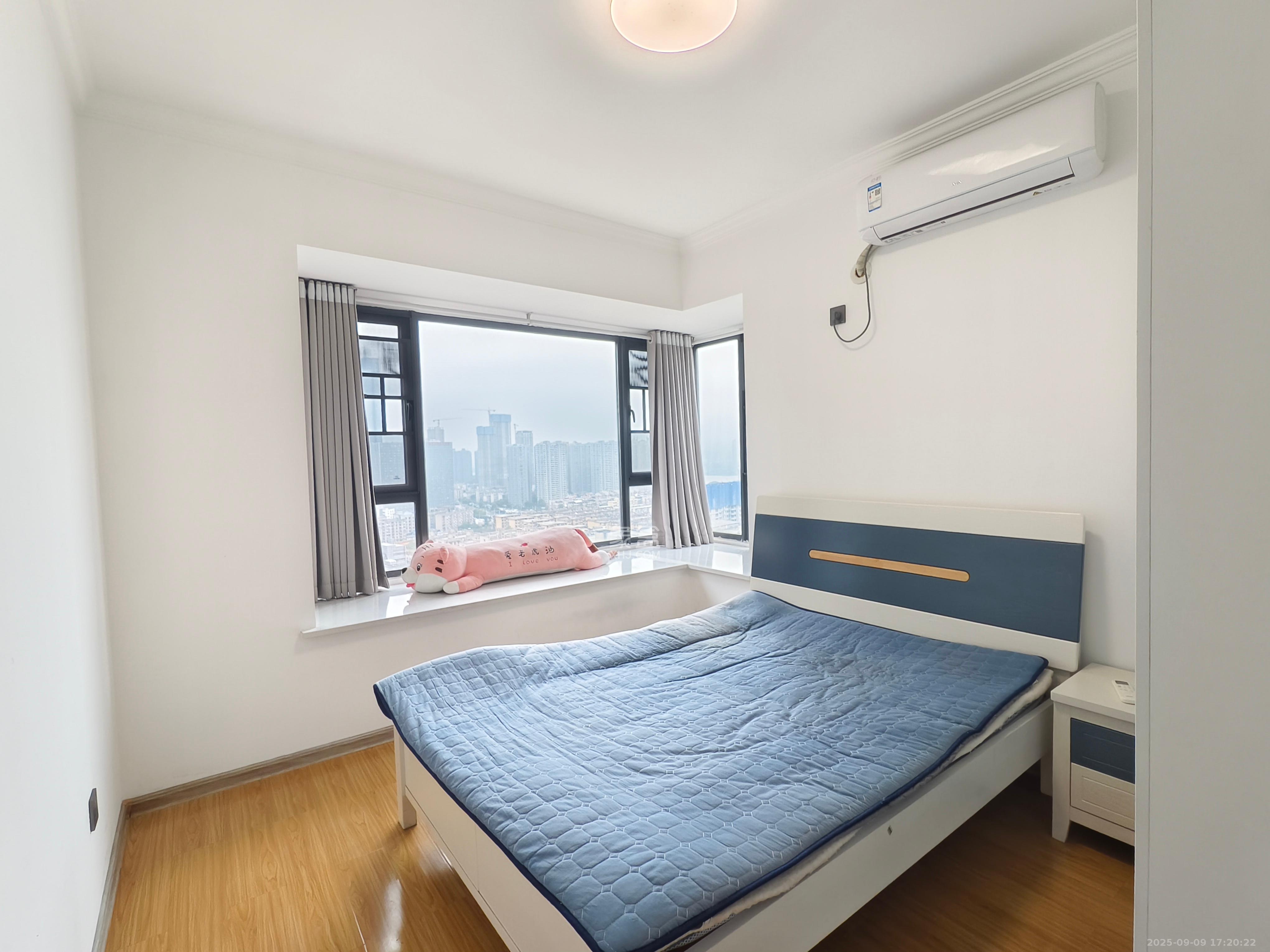 天健城  3室2厅1卫    4000.0元/月 天健城  3室2厅1卫    4000.0元/月室内图