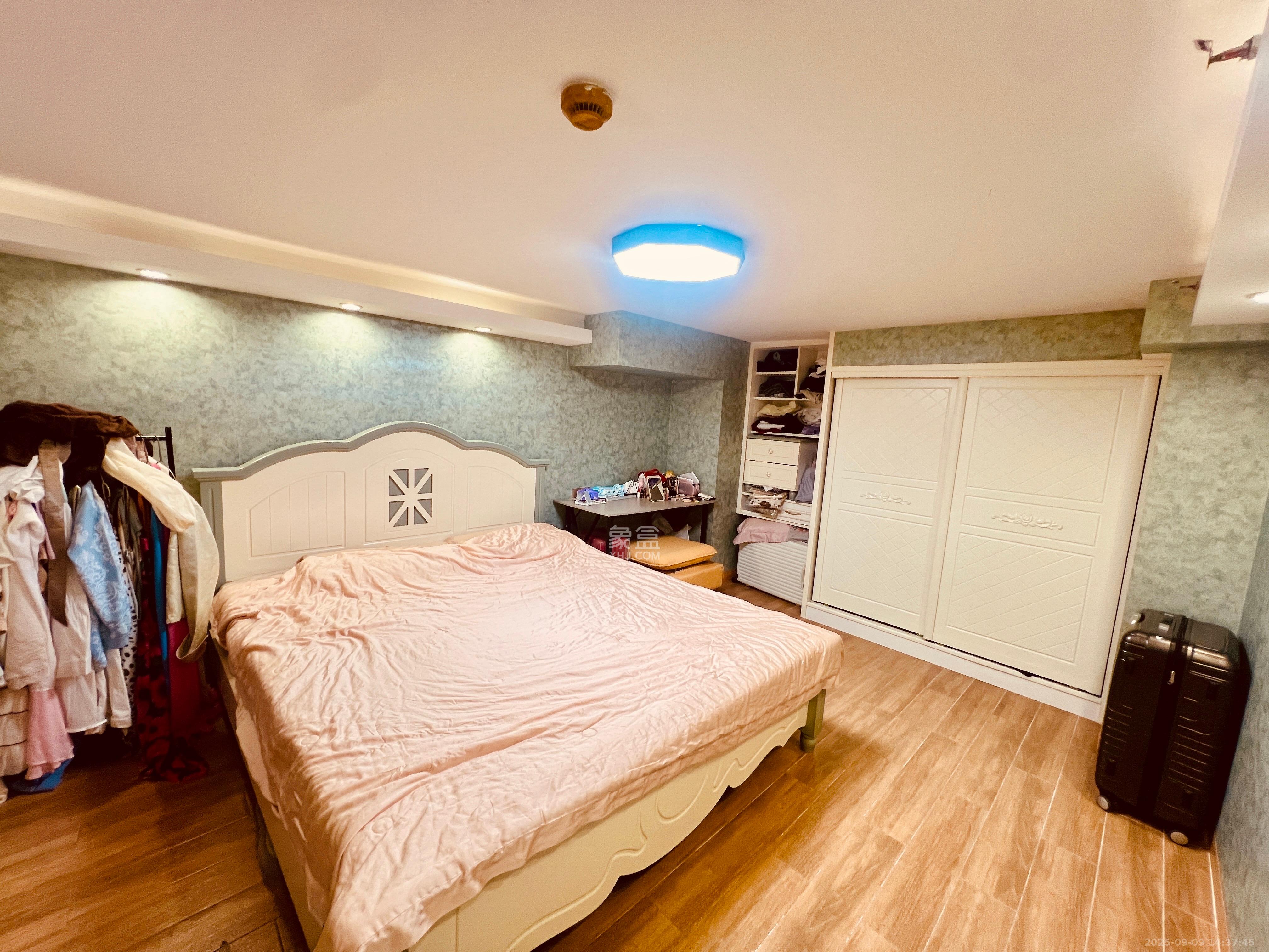 达美美立方  1室1厅1卫    2200.0元/月 达美美立方  1室1厅1卫    2200.0元/月室内图