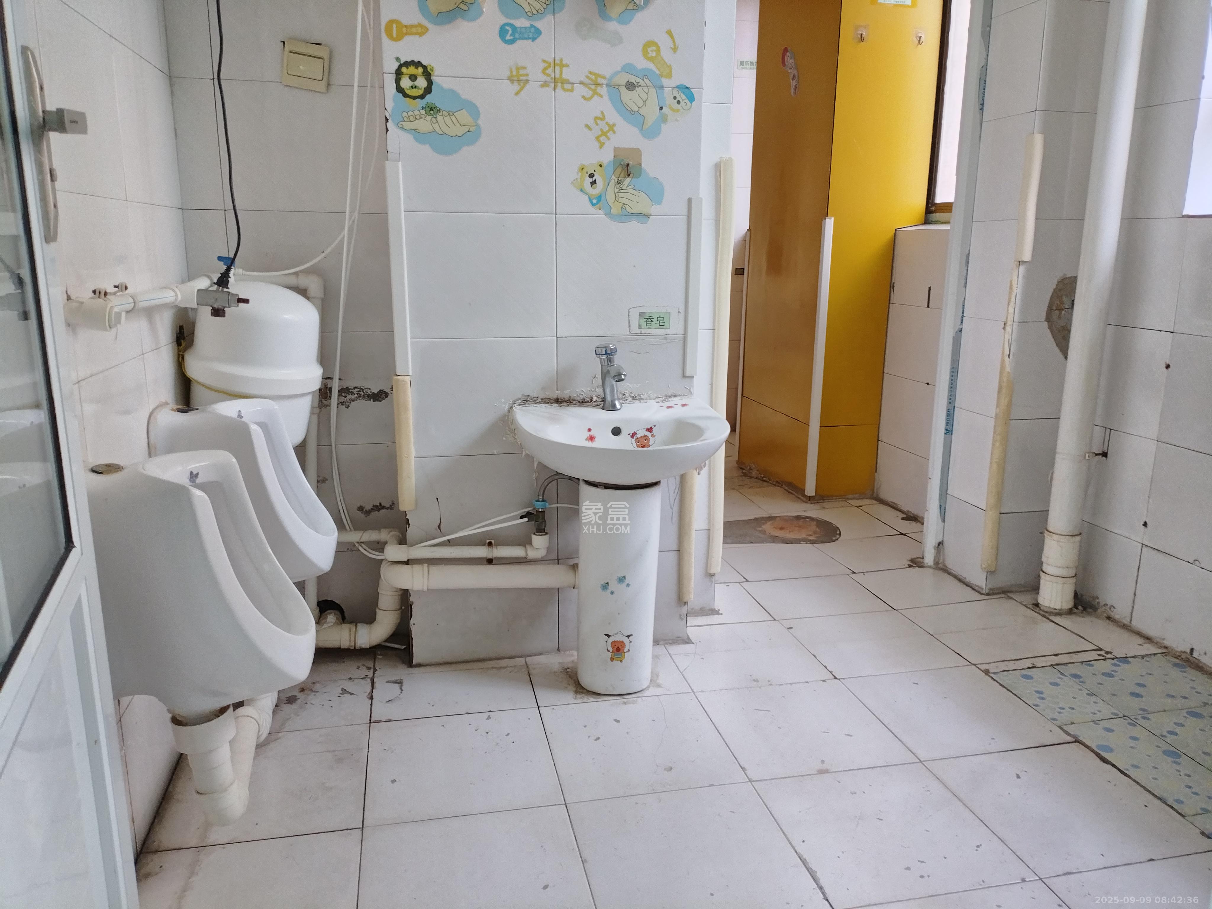 城东安置区(星城社区) 1室0厅1卫 1300.0元/月 城东安置区(星城社区) 1室0厅1卫 1300.0元/月室内图