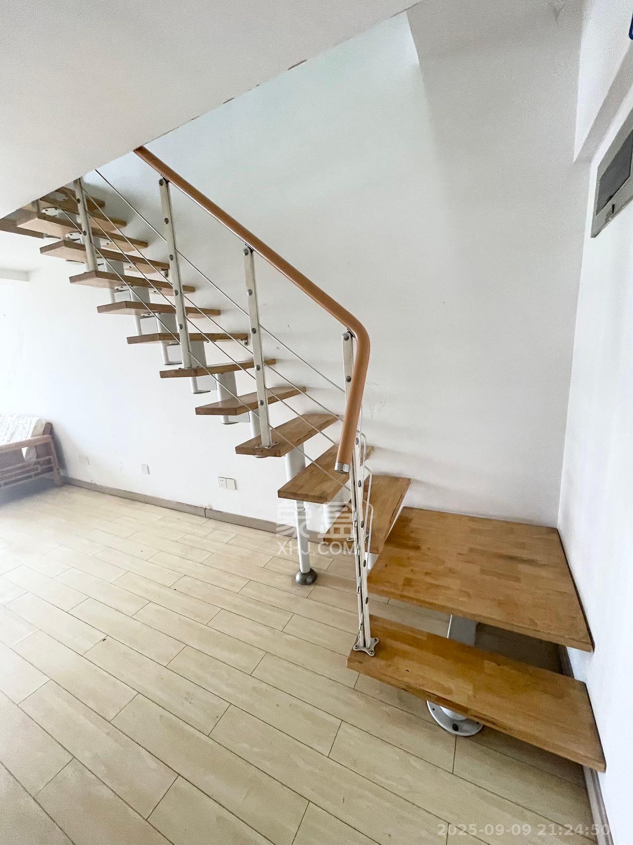 中信文化广场(中信新城二期) 2室1厅2卫 1400.0元/月 中信文化广场(中信新城二期) 2室1厅2卫 1400.0元/月室内图