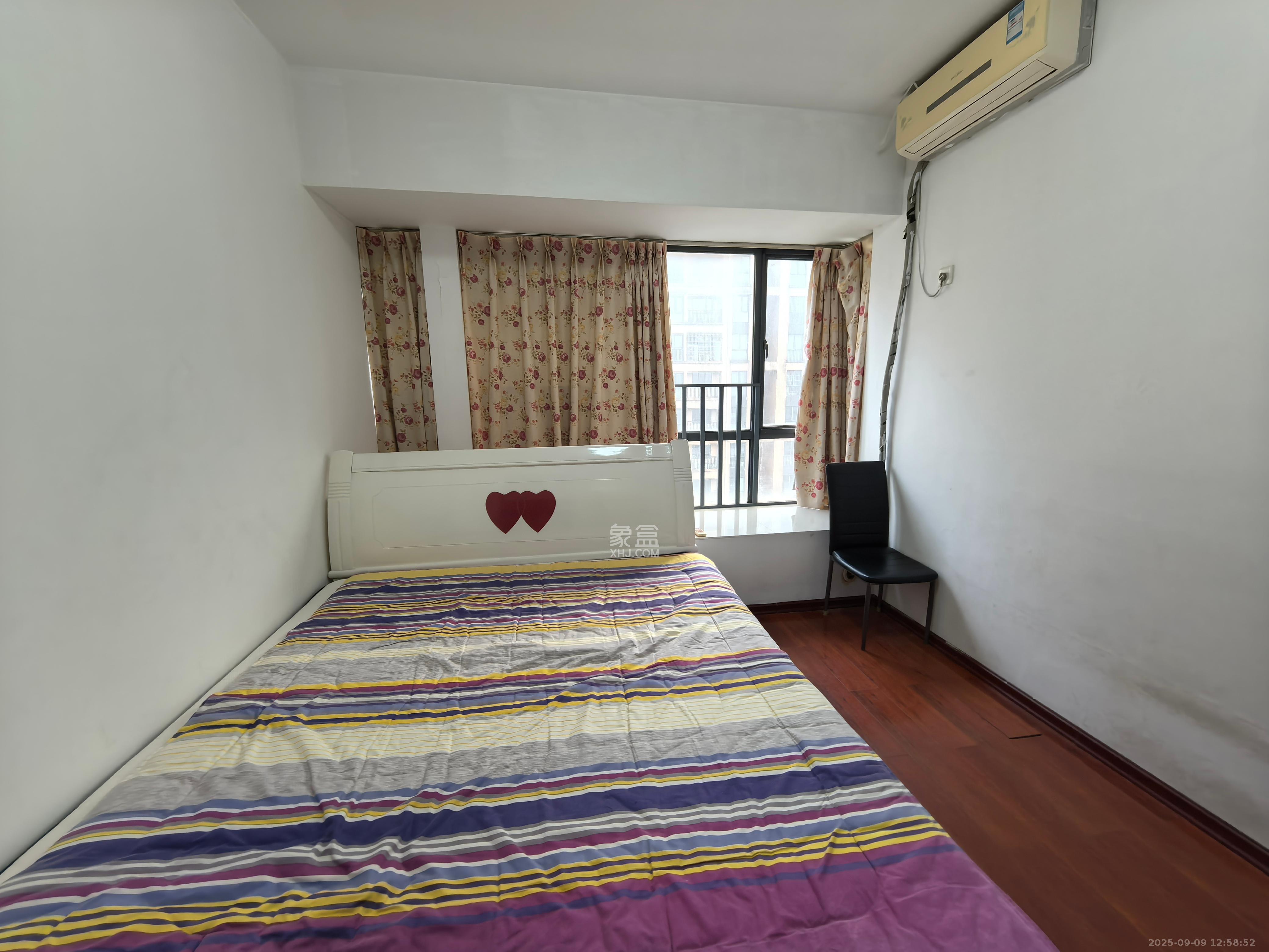 中城丽景香山园 2室2厅1卫 2200.0元/月 中城丽景香山园 2室2厅1卫 2200.0元/月室内图