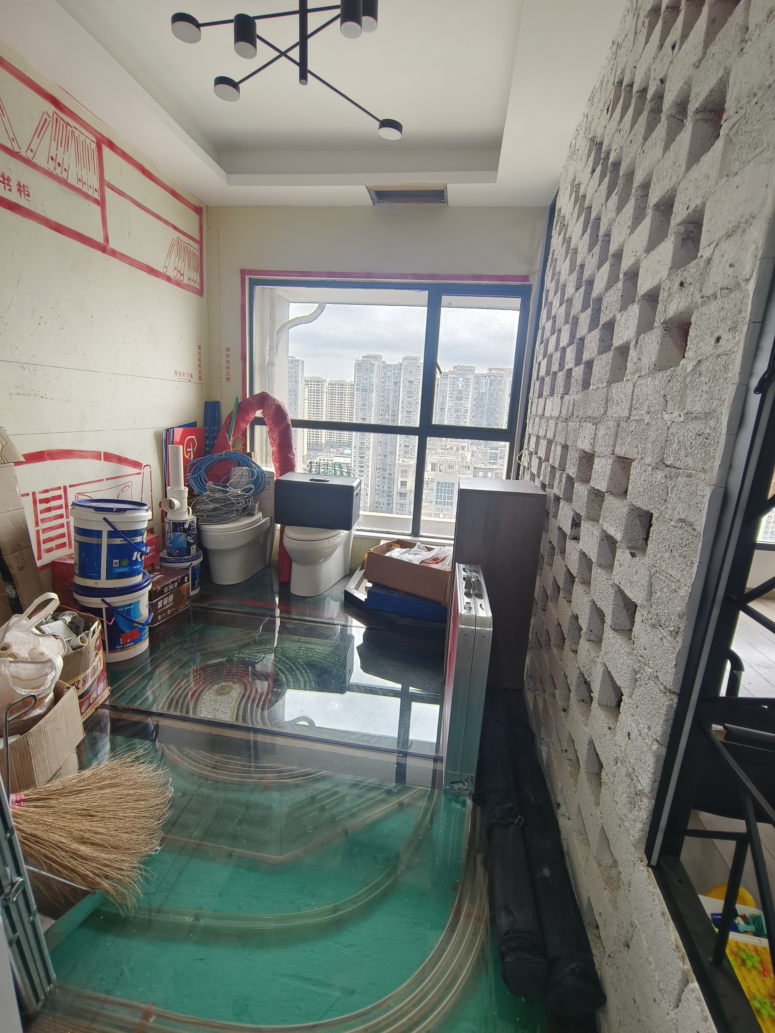 南苑上和二期  3室2厅2卫   45.00万客厅