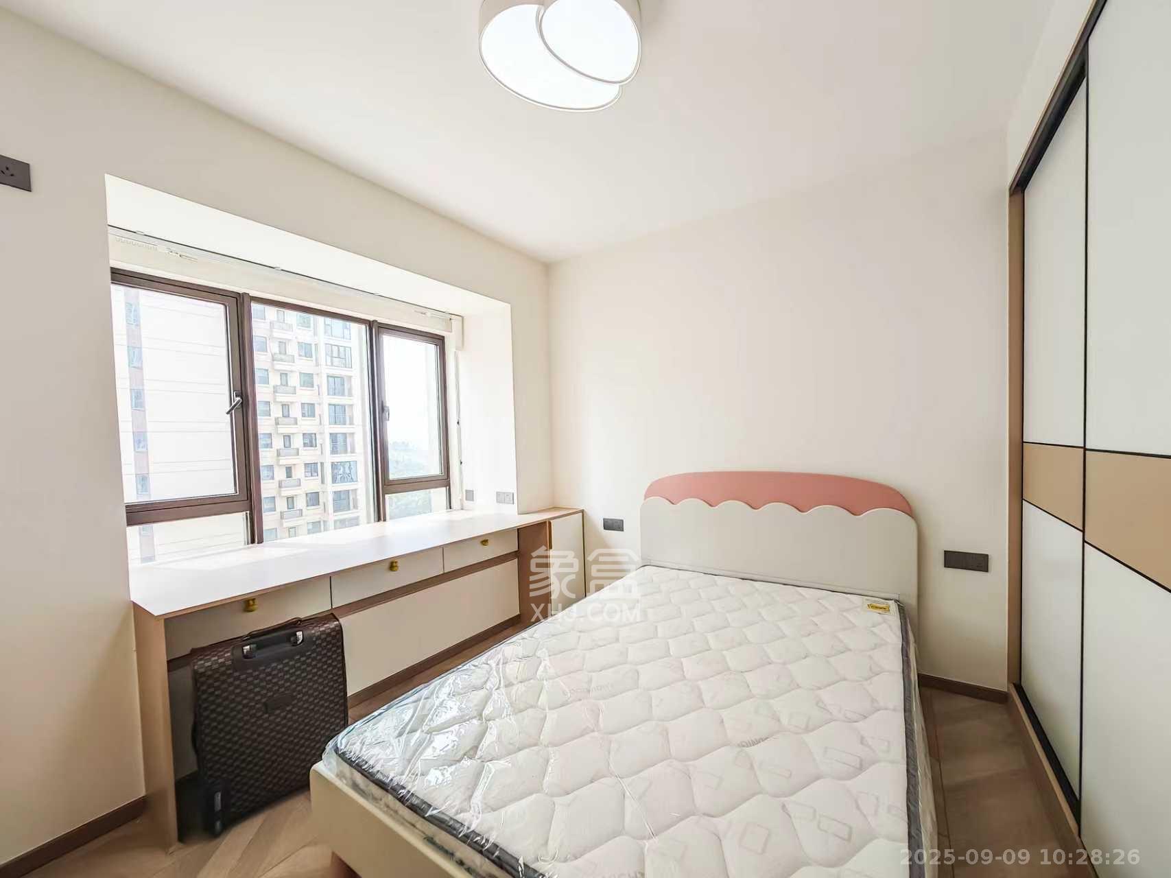 恒基旭辉湖山赋 3室2厅1卫 2500.0元/月 恒基旭辉湖山赋 3室2厅1卫 2500.0元/月室内图