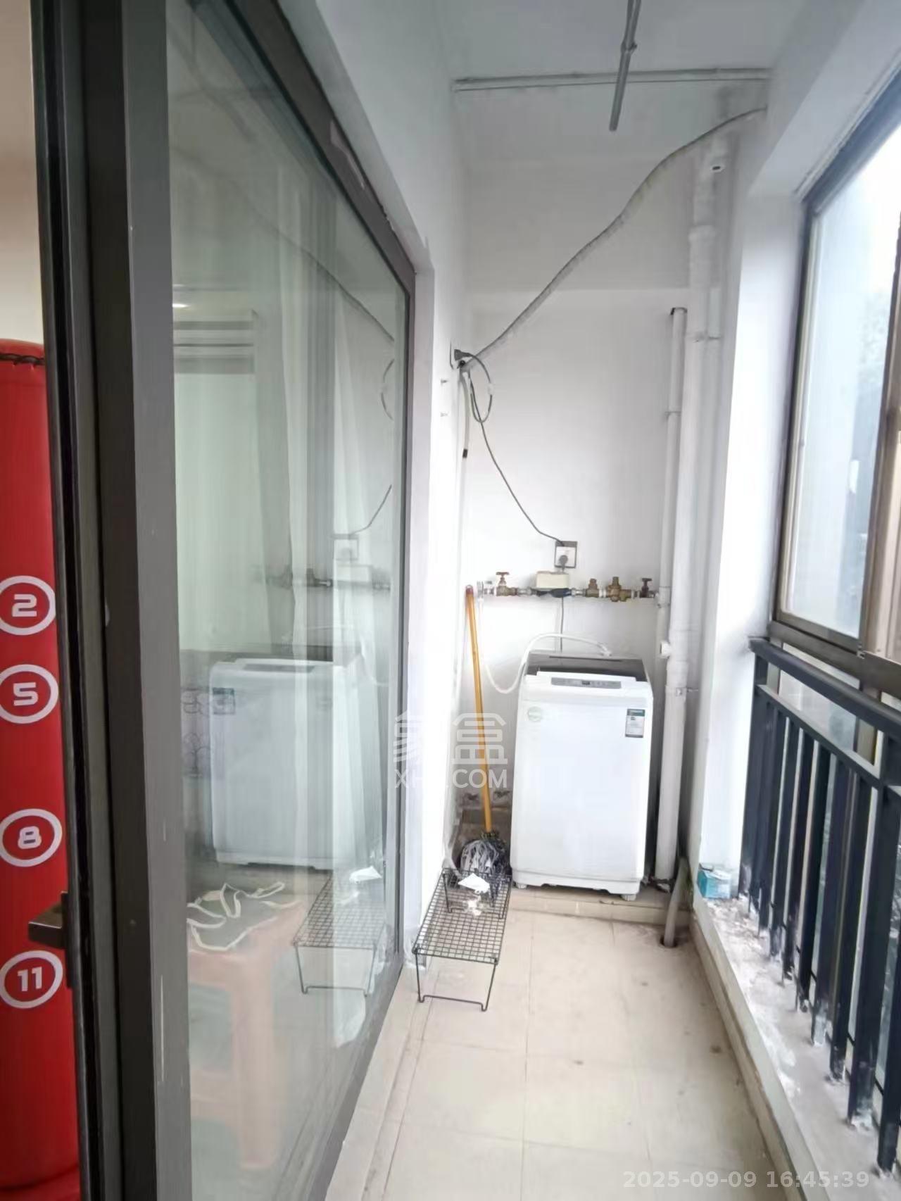 远大麓园  1室0厅1卫    1300.0元/月 远大麓园  1室0厅1卫    1300.0元/月室内图