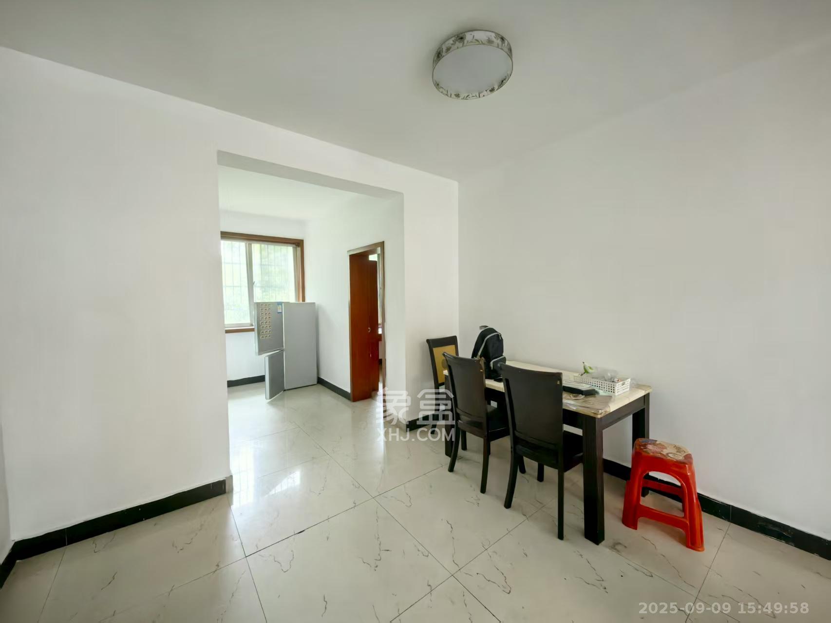 湖开小区(湖南开关厂宿舍)/南大桥社区 3室2厅2卫 1280.0元/月 湖开小区(湖南开关厂宿舍)/南大桥社区 3室2厅2卫 1280.0元/月室内图