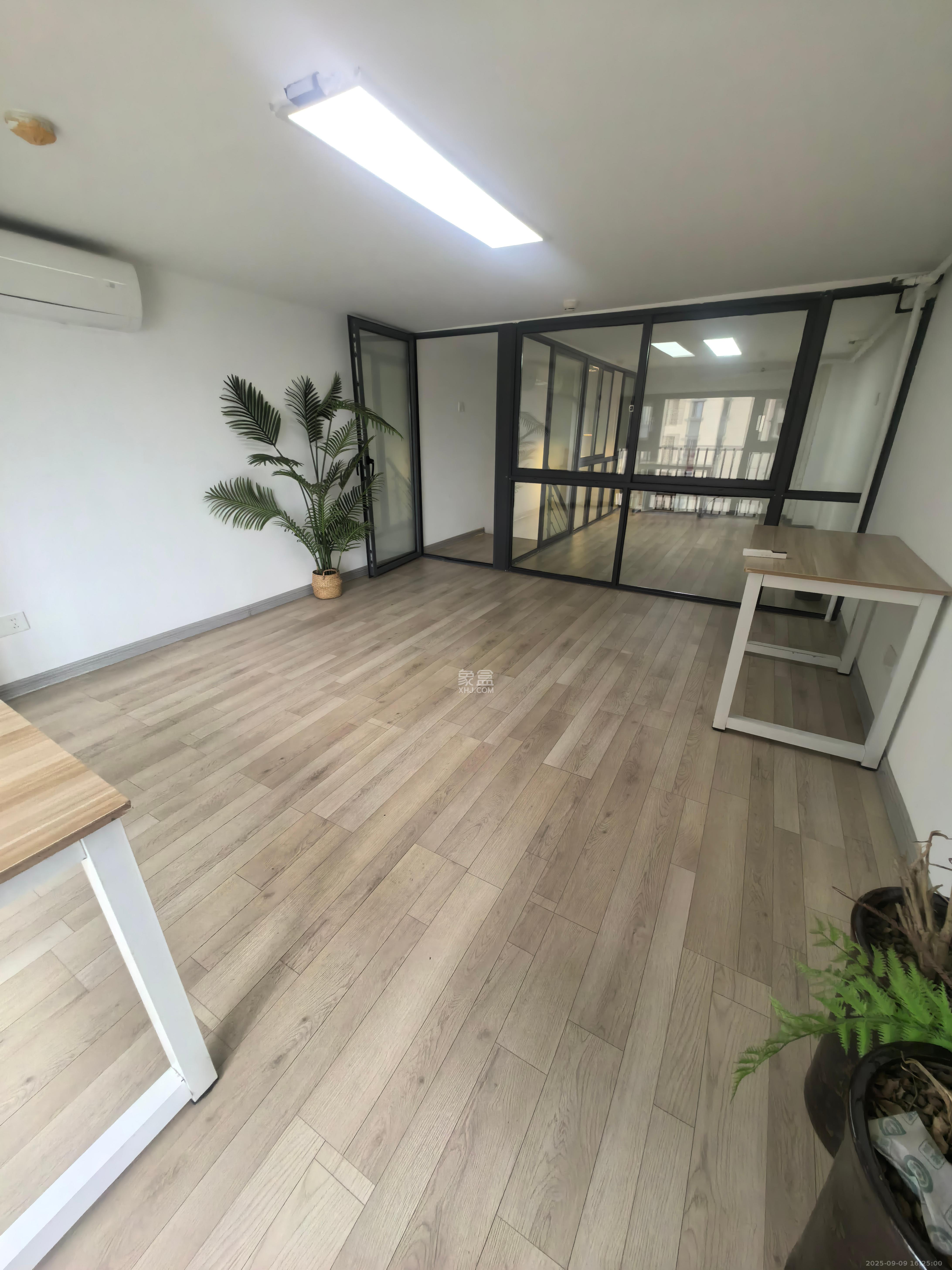 恒大御景半岛锦绣苑 1室0厅0卫 2200.0元/月 恒大御景半岛锦绣苑 1室0厅0卫 2200.0元/月室内图