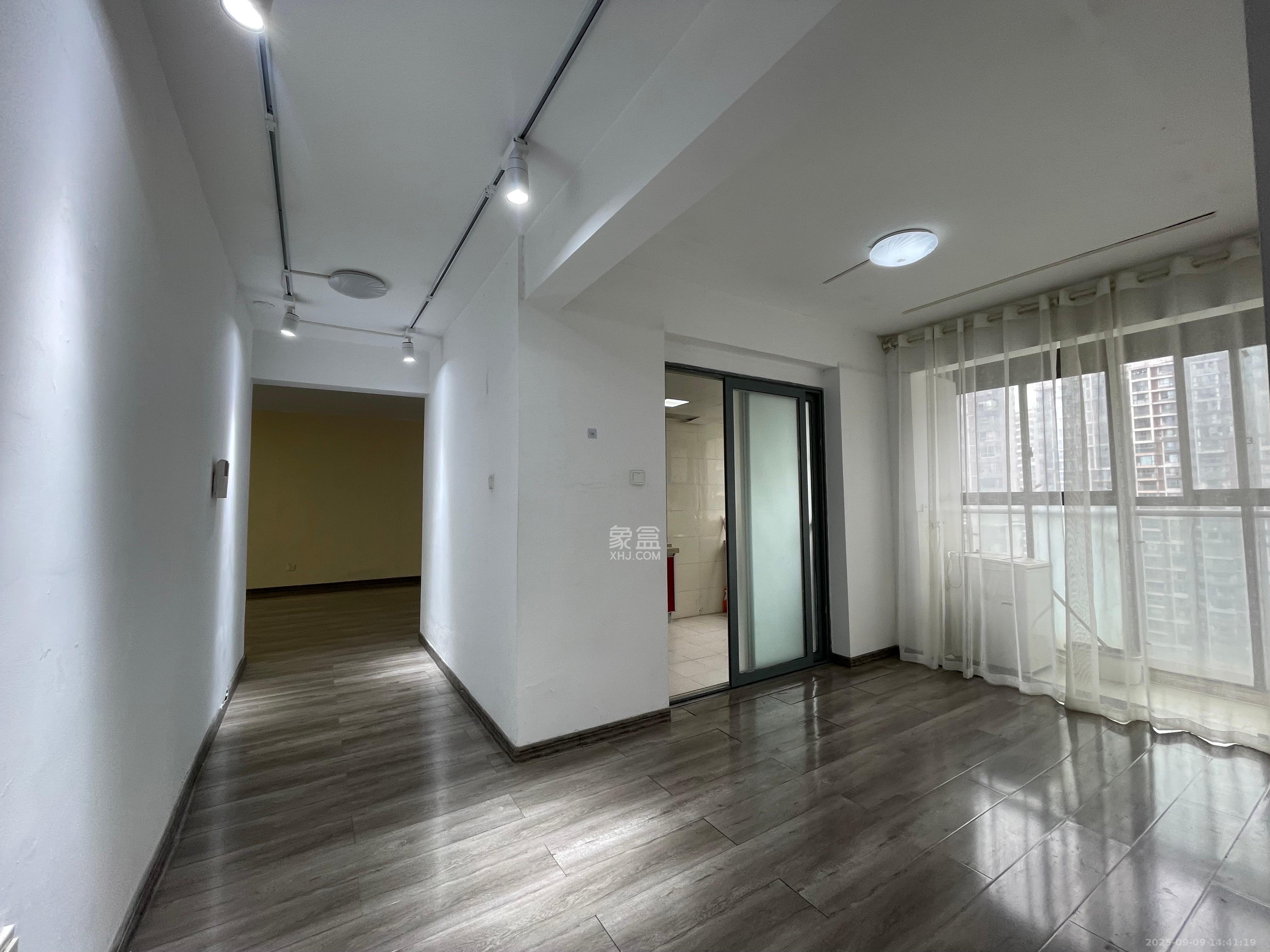 北辰三角洲E5区  3室2厅2卫    3800.0元/月 北辰三角洲E5区  3室2厅2卫    3800.0元/月室内图