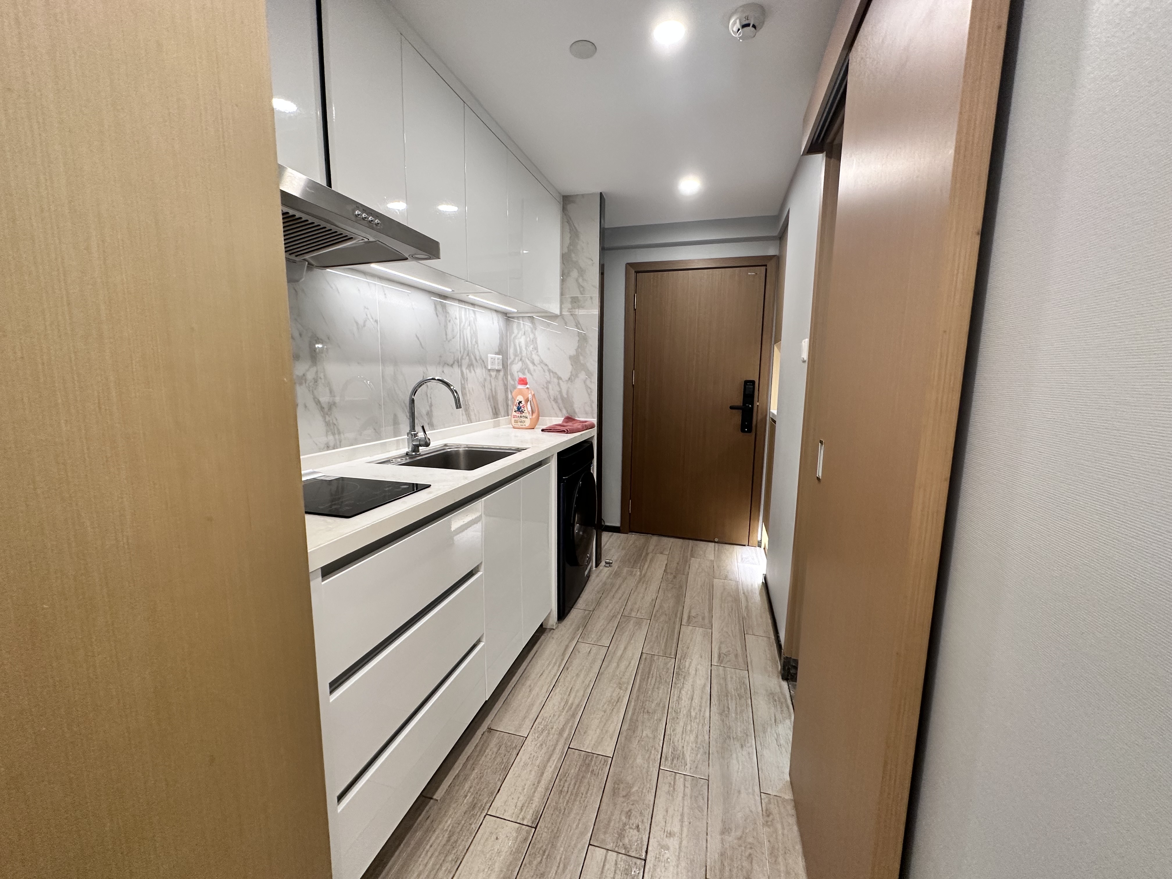 融创精彩天地 1室0厅1卫 2000.0元/月 融创精彩天地 1室0厅1卫 2000.0元/月室内图