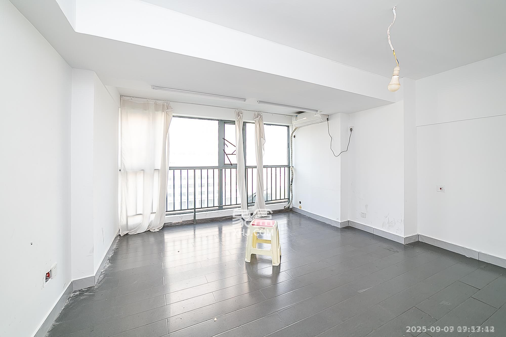 华菱蓝调国际（华菱.香墅美地）  1室1厅1卫    1700.0元/月室内图