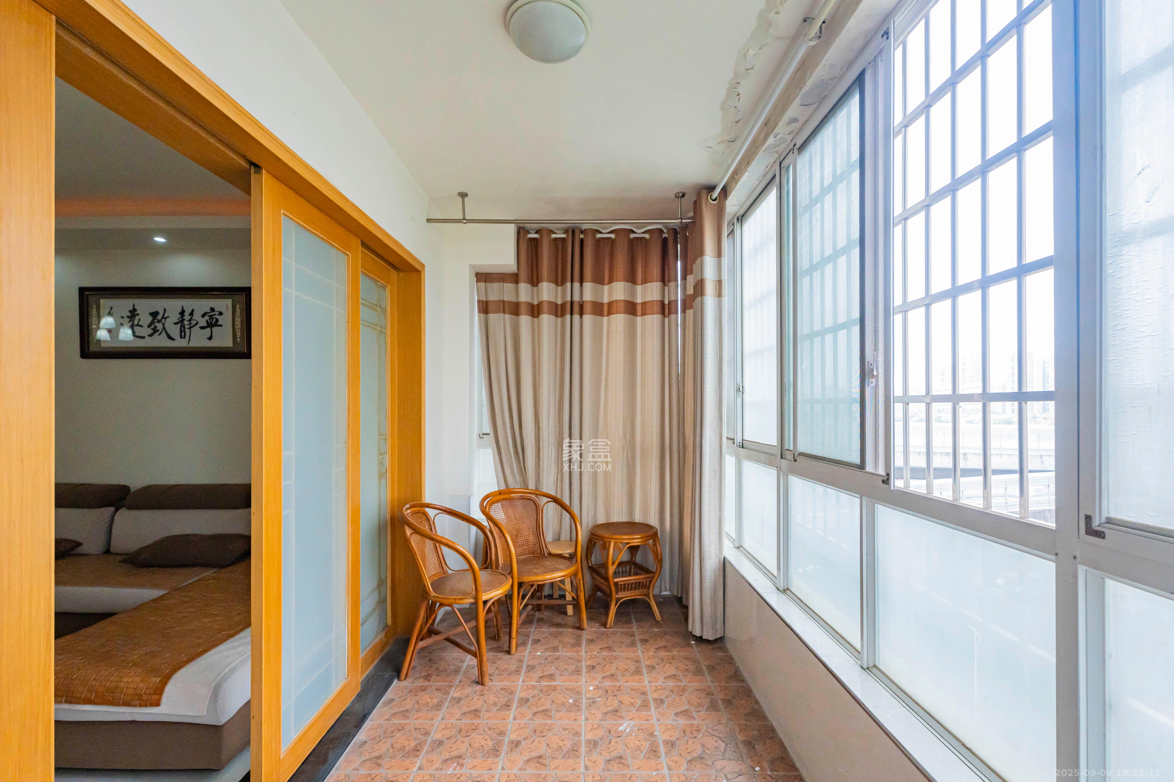 月湖兰庭  3室2厅2卫    100.0万阳台