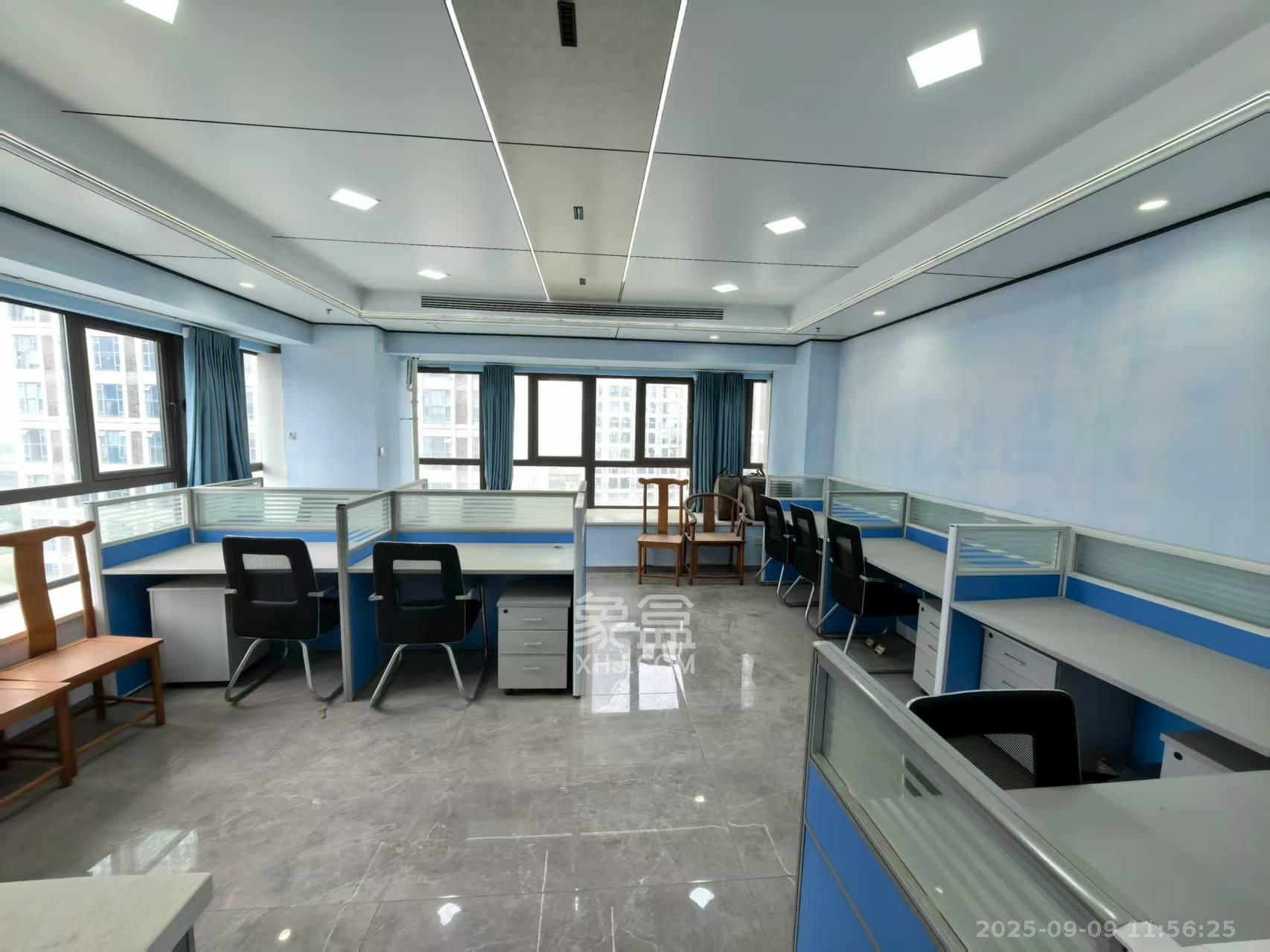 长燃润和天地(长润小区印湘江)  1室1厅1卫    1800.0元/月 长燃润和天地(长润小区印湘江)  1室1厅1卫    1800.0元/月室内图