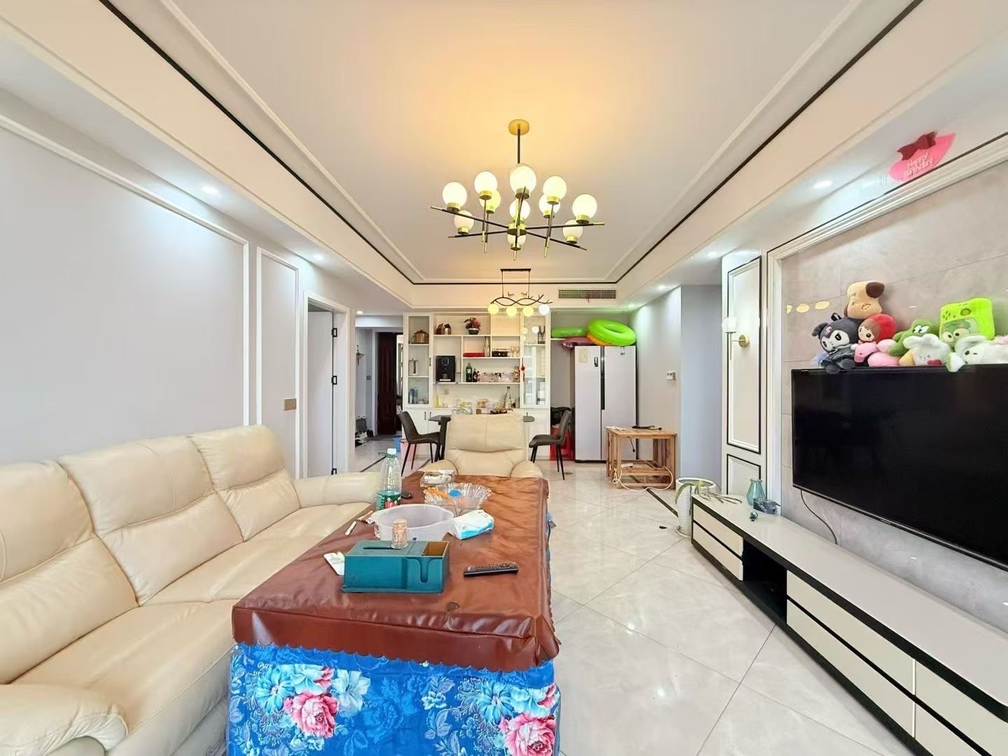 江与城 4室2厅2卫 2500.0元/月 江与城 4室2厅2卫 2500.0元/月室内图