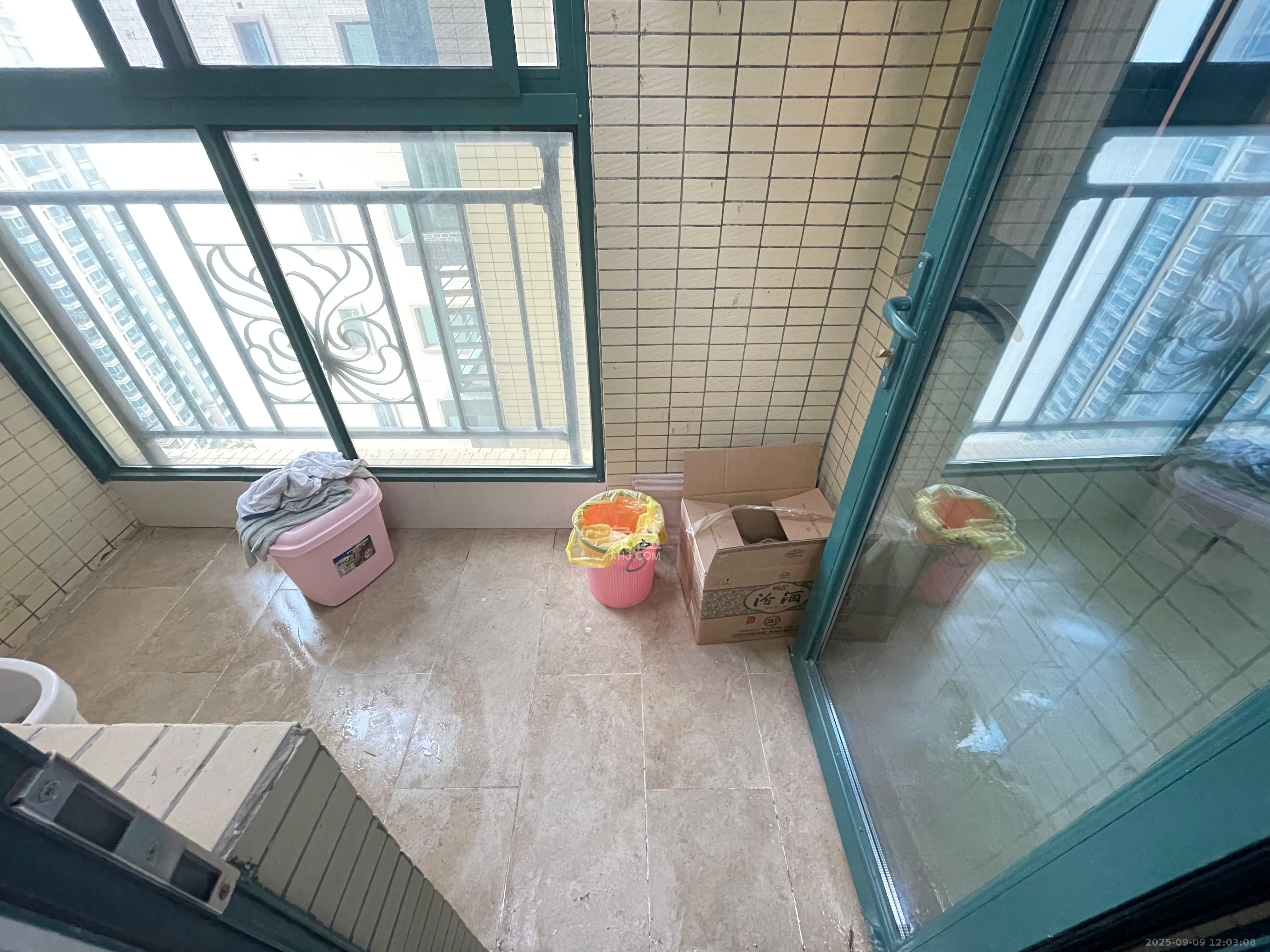 恒大名都  3室2厅1卫    2500.0元/月 恒大名都  3室2厅1卫    2500.0元/月室内图